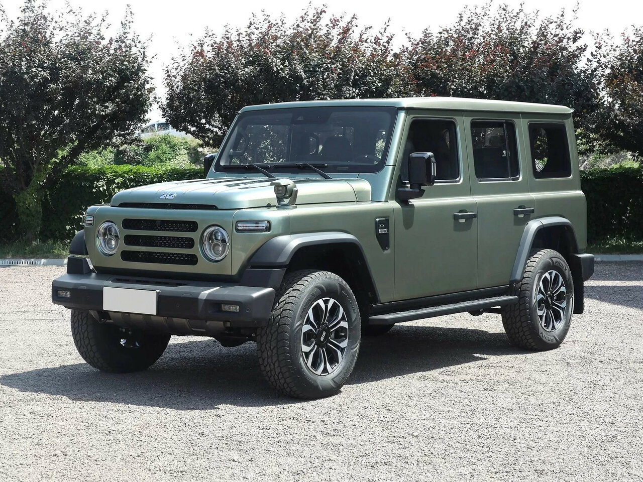 Сравнение BAW 212 и Land Rover Defender Octa по характеристикам ...