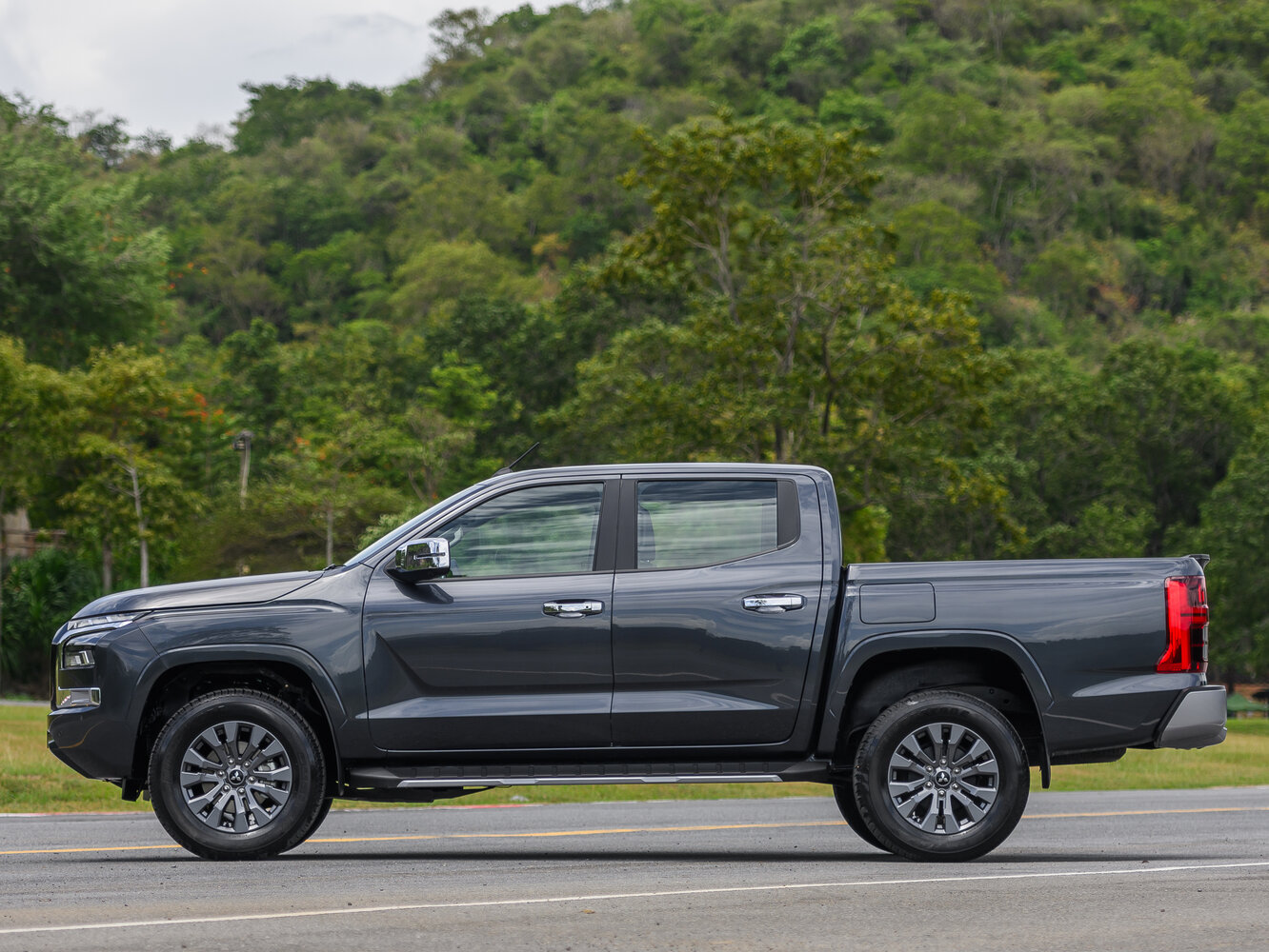 Mitsubishi Triton, вид 2
