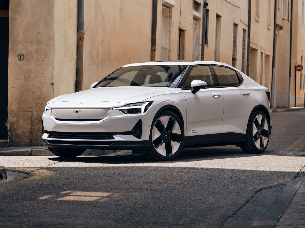Polestar 2 Основной вид