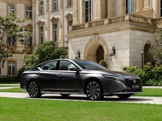 Nissan Teana IV