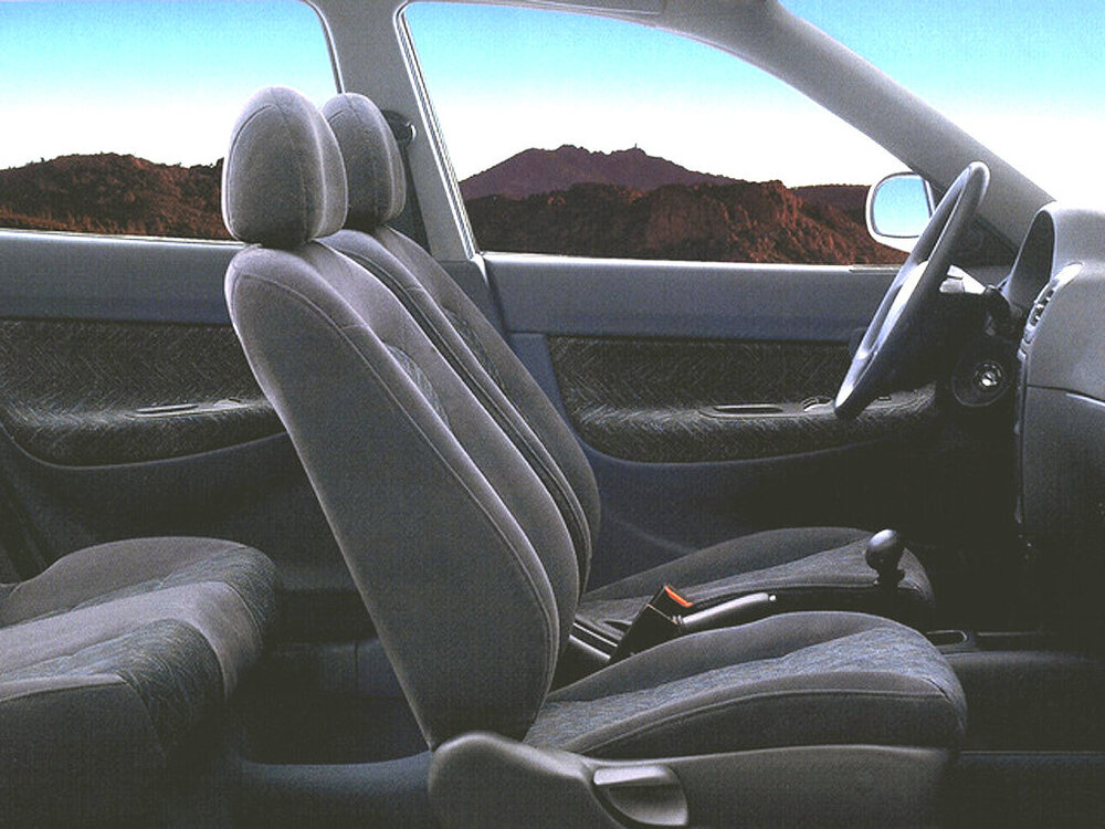 Daewoo Nubira I, Седан: фото поколения