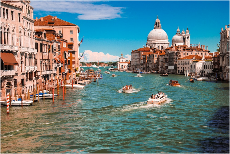 Отдых в Италии: римские соборы, венецианские гондолы, миланский шопинг и сардинские пляжи