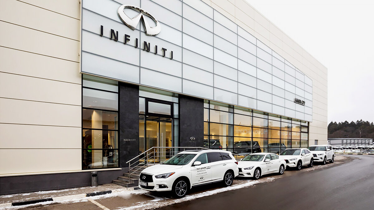 Компания Infiniti открыла в России два новых автосалона