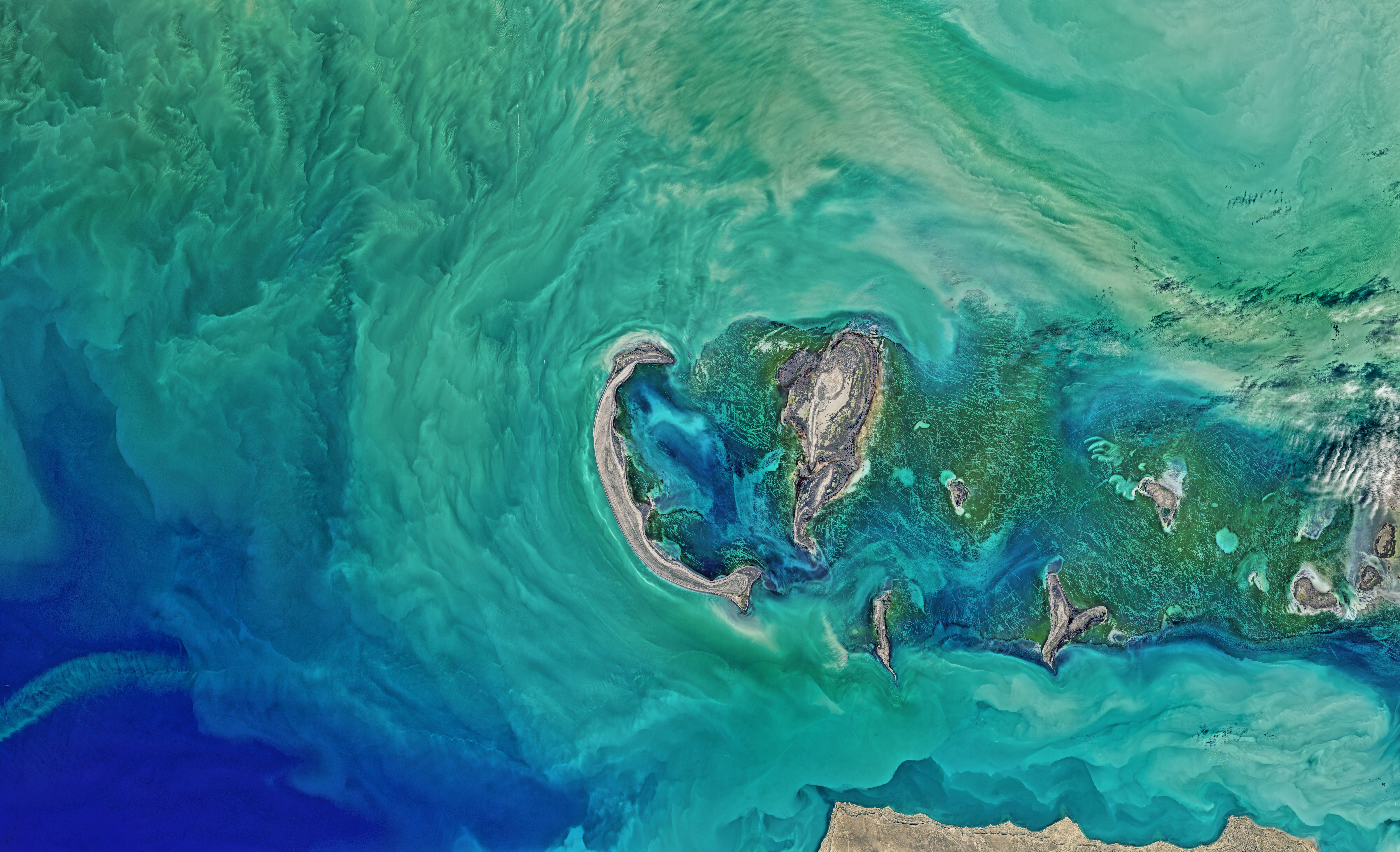 Так выглядит Каспийское море со спутника.