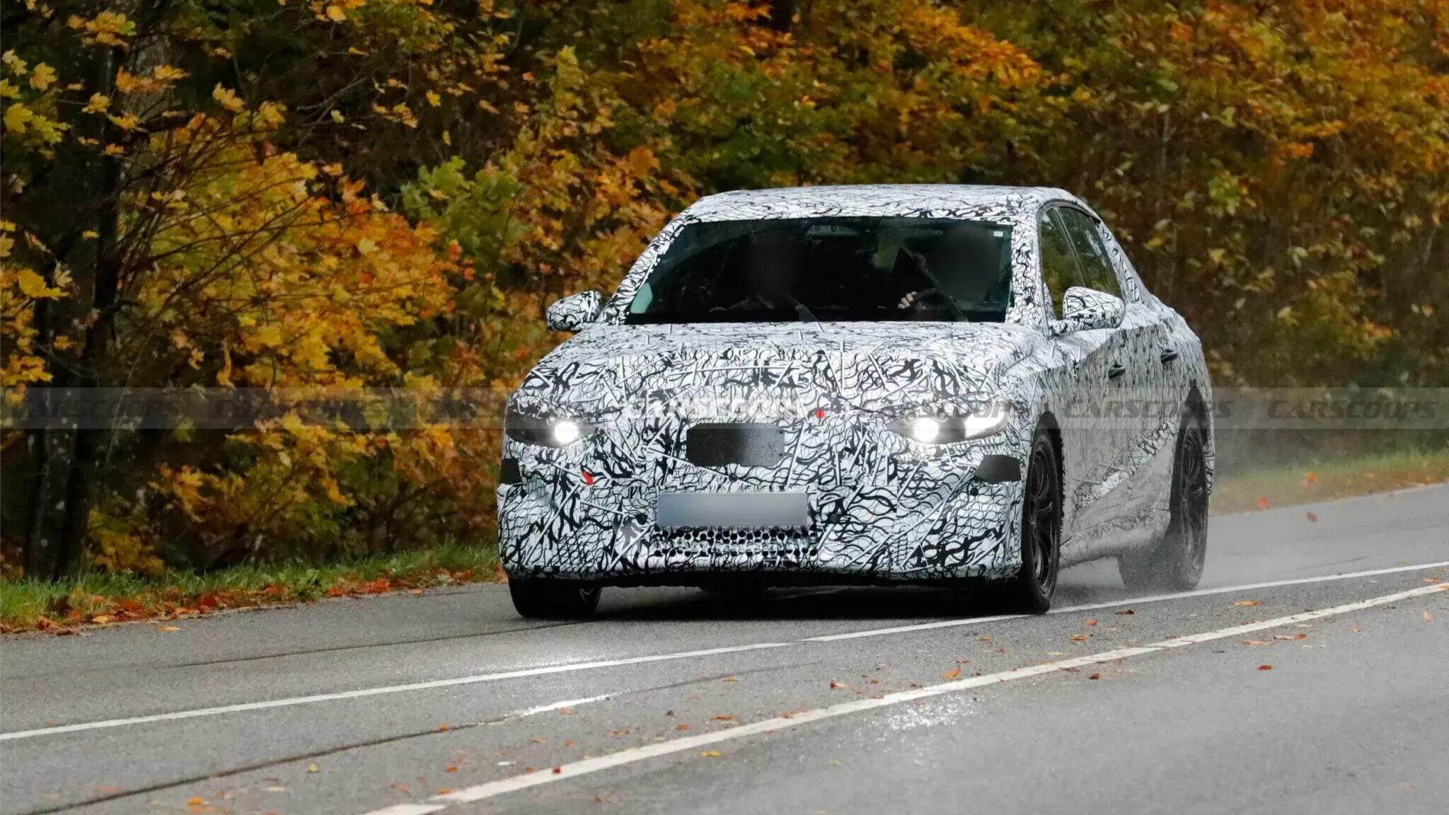 Электрический Mercedes-Benz E-класса вышел на тесты с серийным дизайном