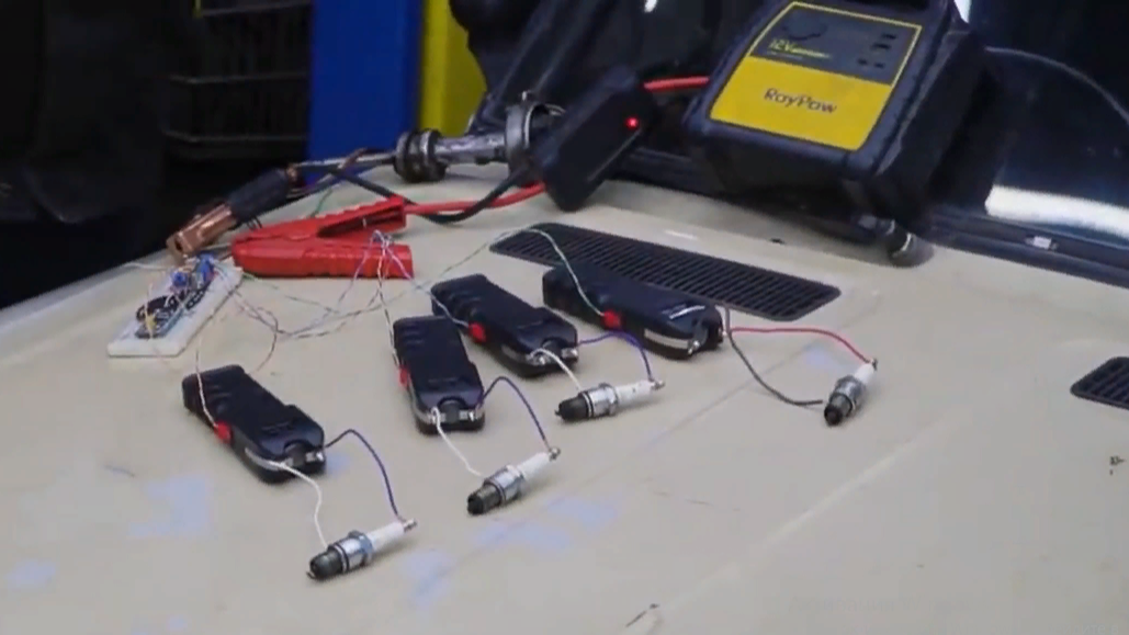 Видео: получится ли запустить двигатель с помощью электрошокеров