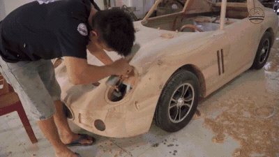Вьетнамец построил Ferrari 250 GTO из дерева, и он ездит