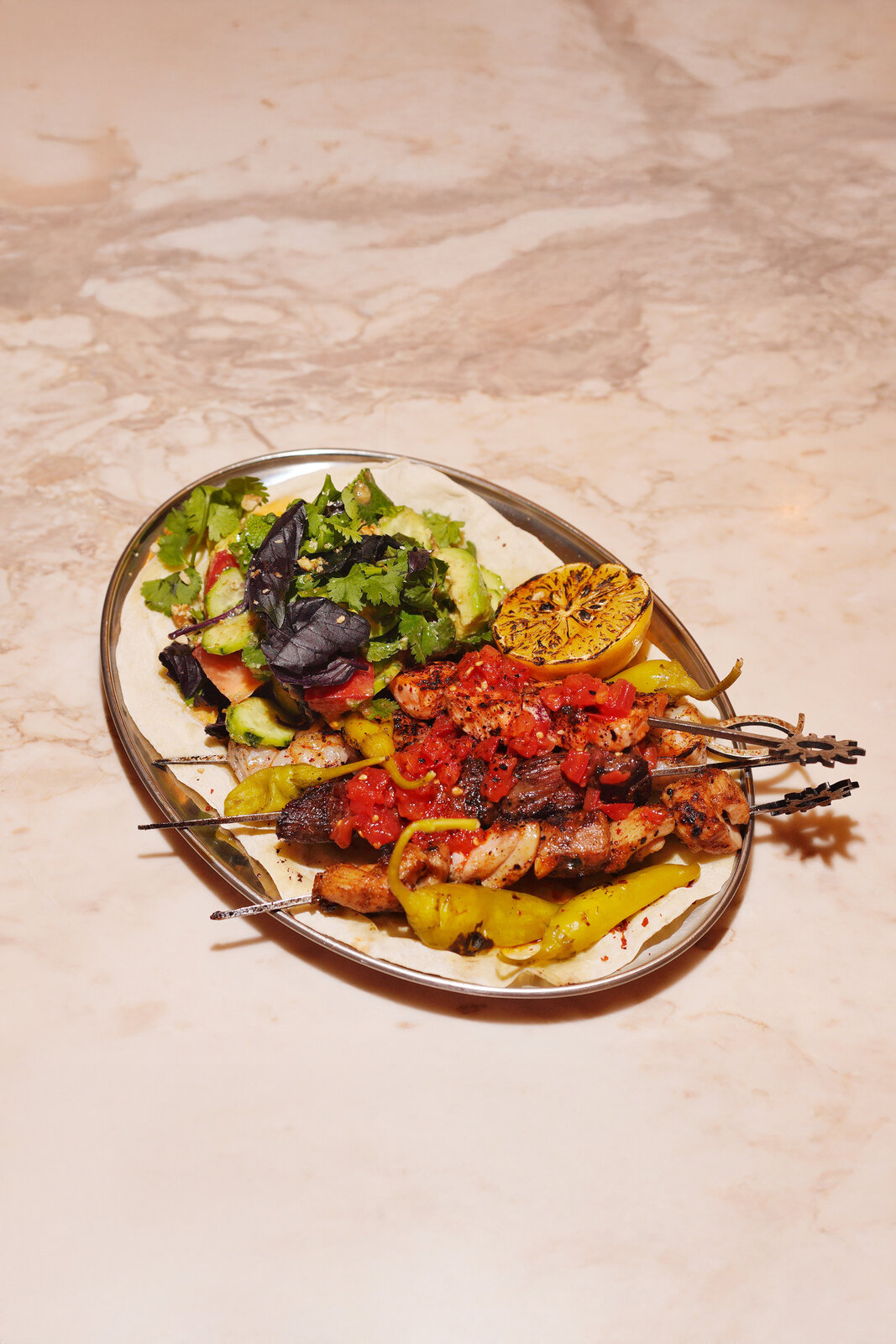 Ассорти греческих шашлычков сувлаки