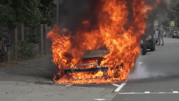 Электрокар Volkswagen ID.3 сгорел в Нидерландах по неизвестной причине