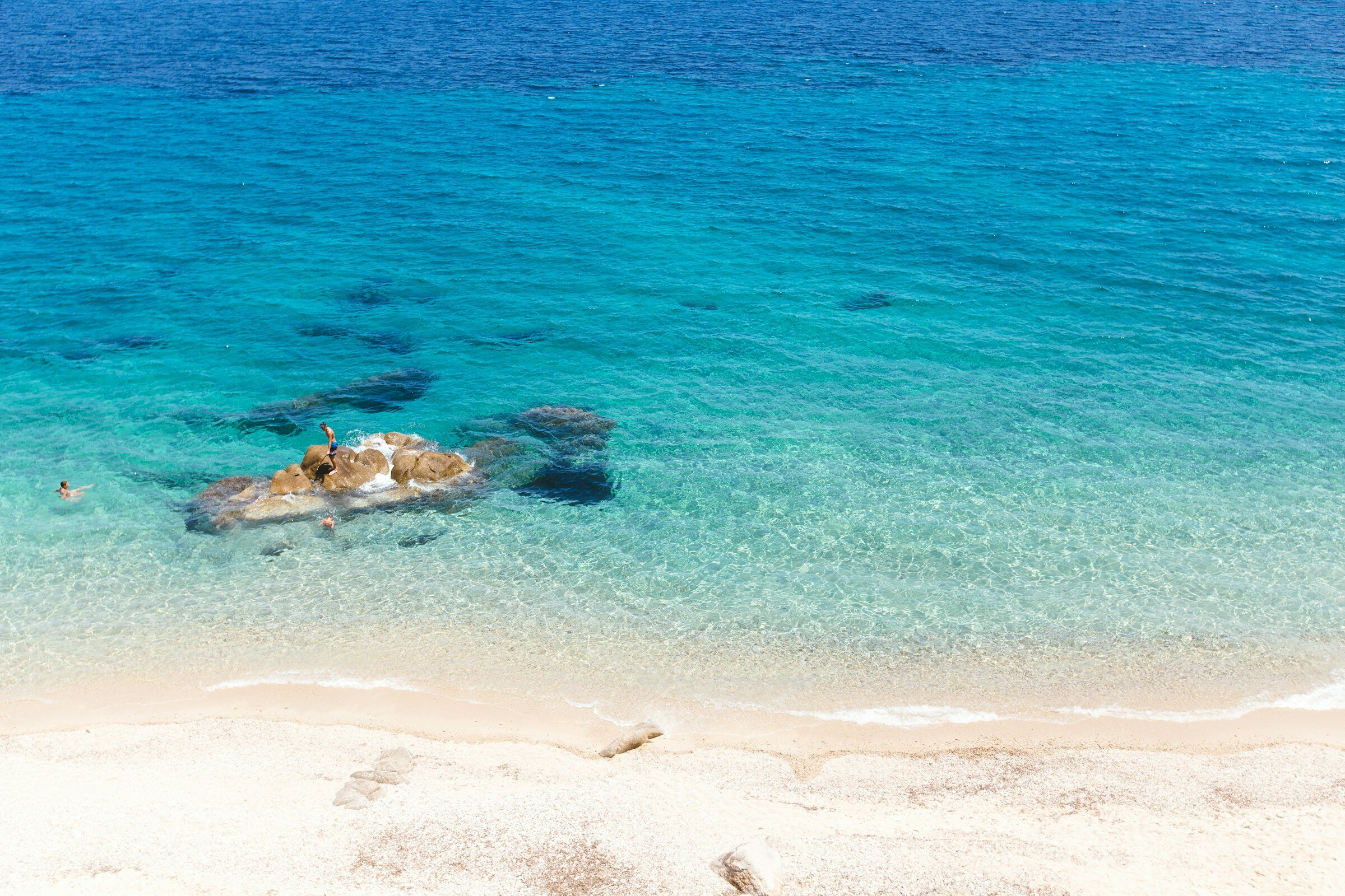 Пляж Фава в Греции — крошечное дикое местечко со сказочной природой.