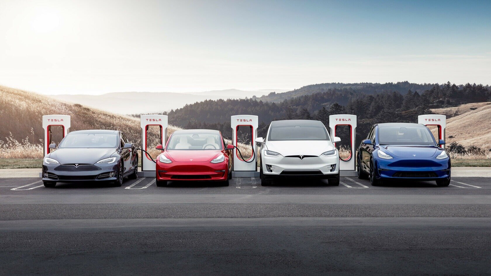 Капитализация Tesla превысила 1 триллион долларов впервые за 2,5 года