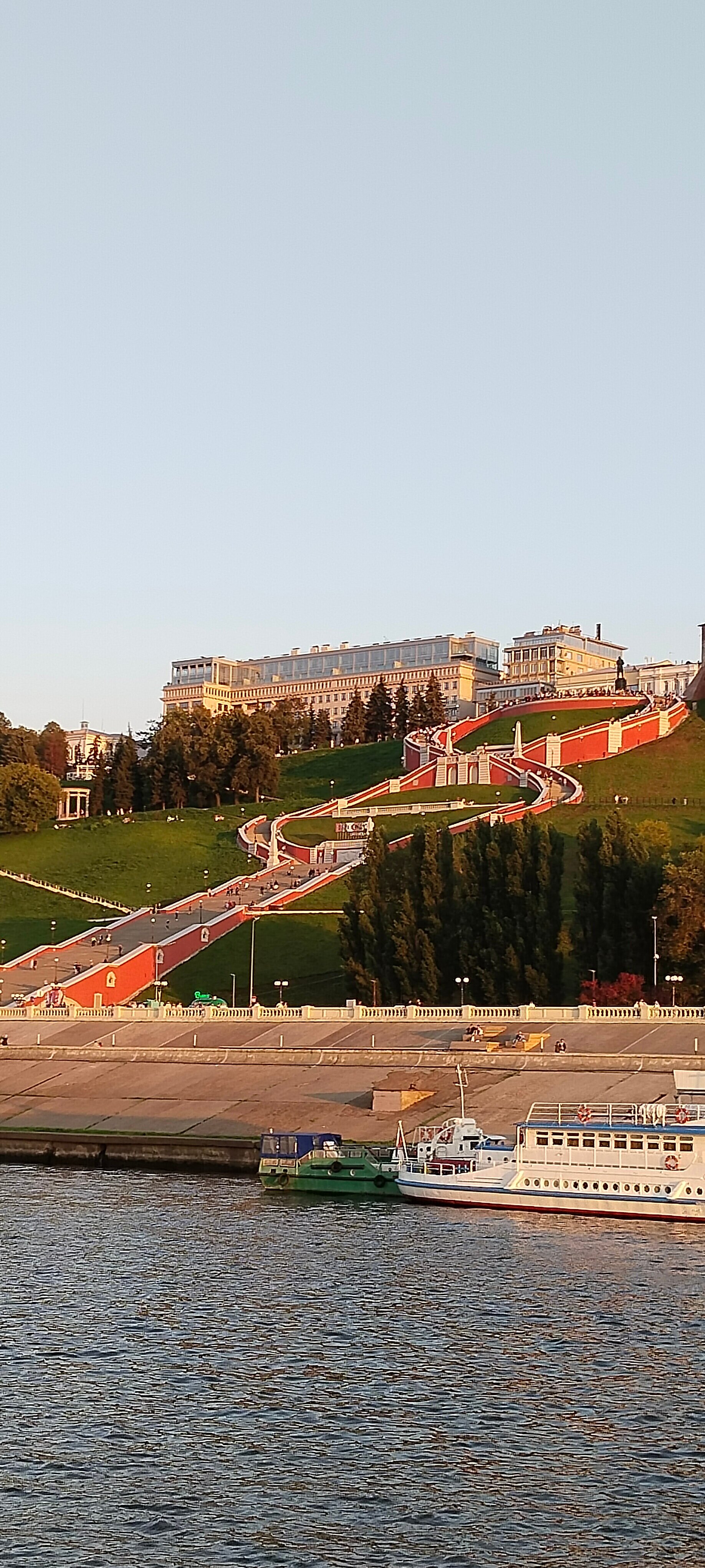 В Нижний Новгород с детьми: речная прогулка, красивый закат и хорошие кафе