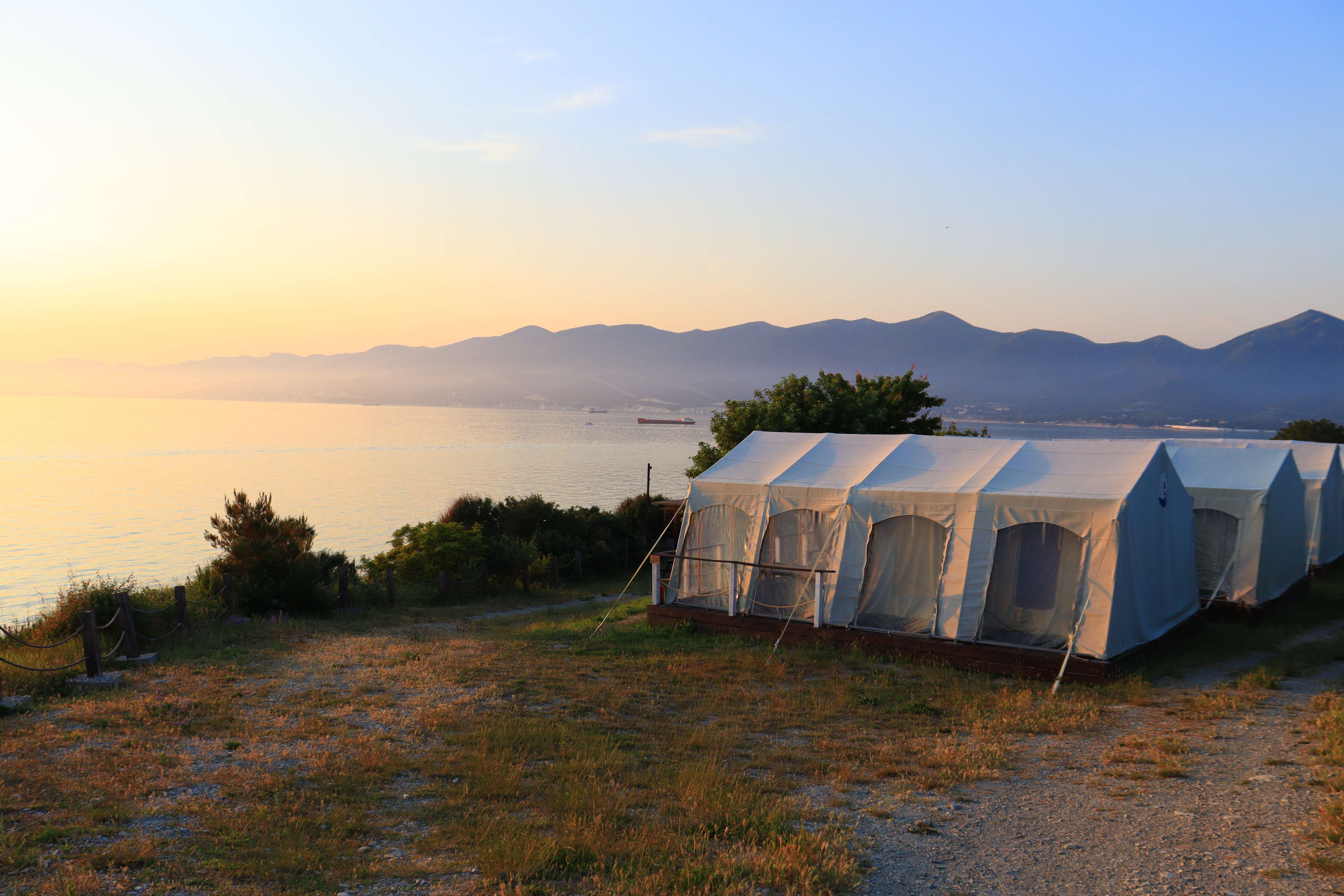 Отдых в Кабардинке: от шатра на скале до японского корабля и греческих пейзажей