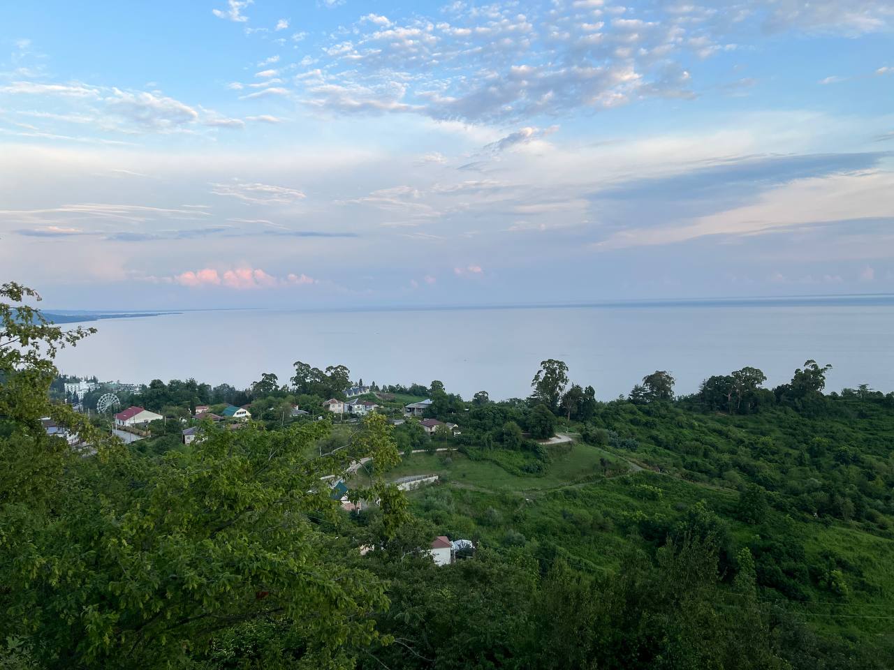 Что посмотреть в Новом Афоне: загадочная пещера, величественный монастырь, древняя крепость