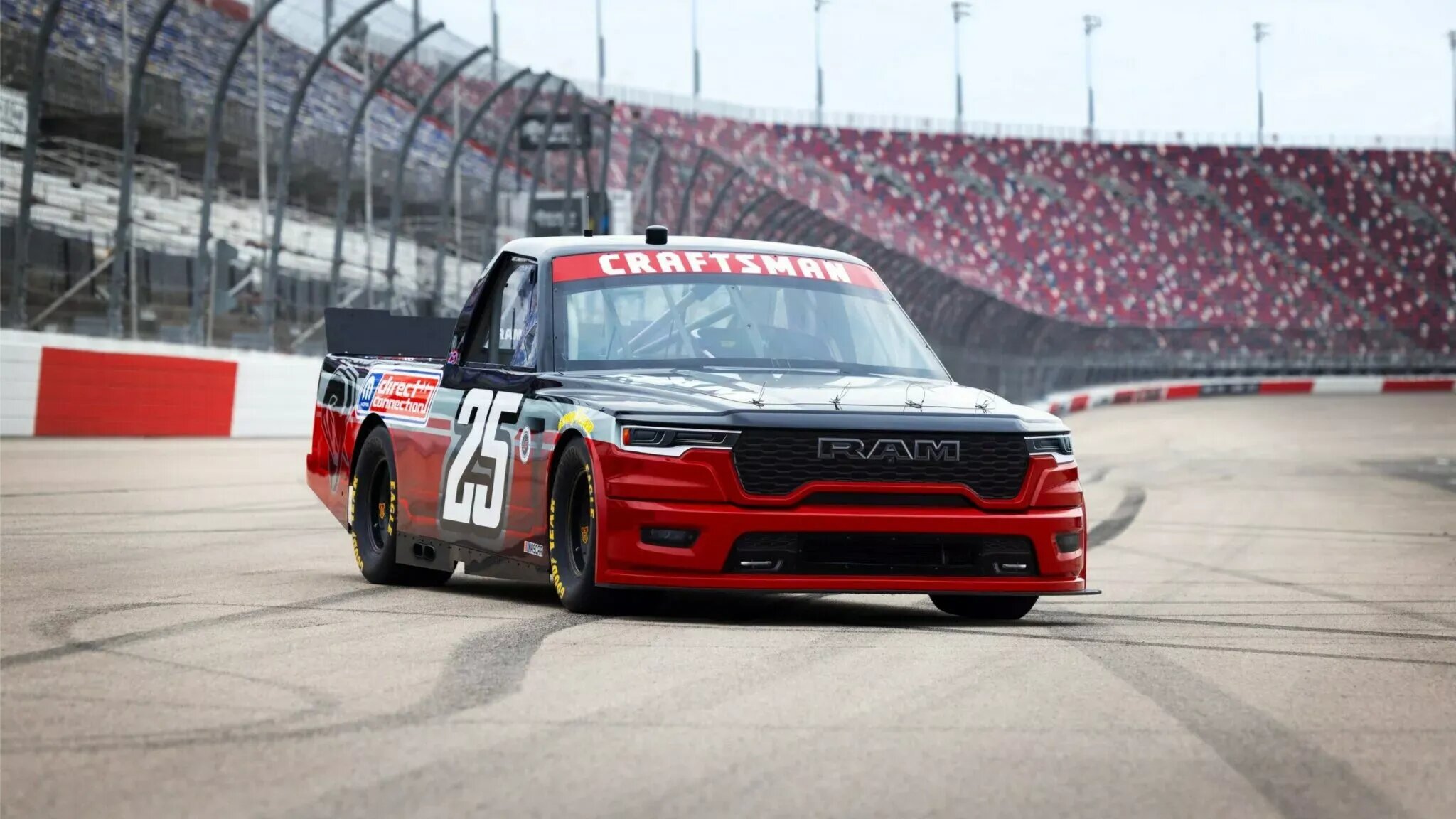 Марка Ram представила концепт гоночного пикапа для NASCAR