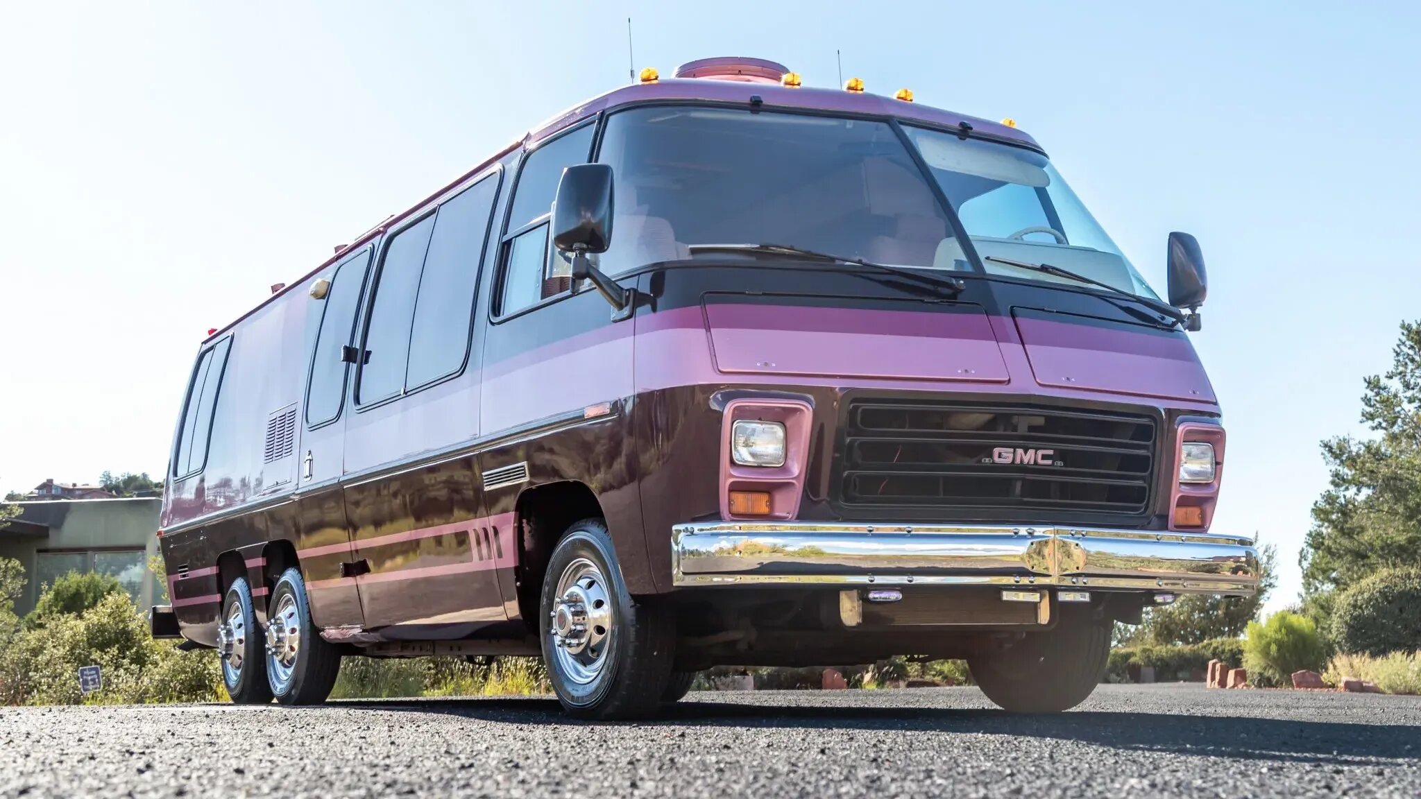 В продаже появился продвинутый автодом GMC из 1970-х с пневмоподвеской