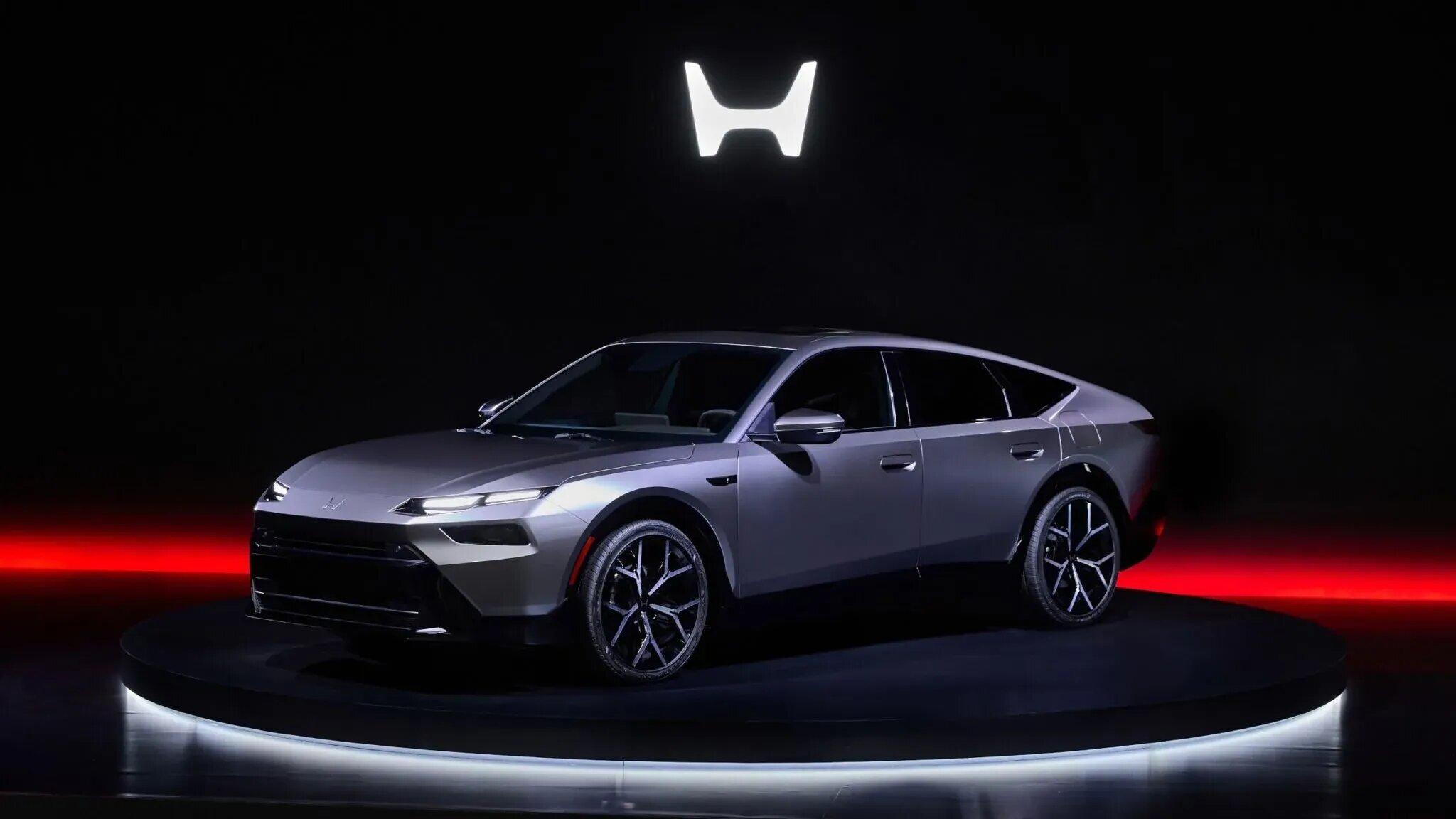 Honda намекнула на новый Accord странным гибридом