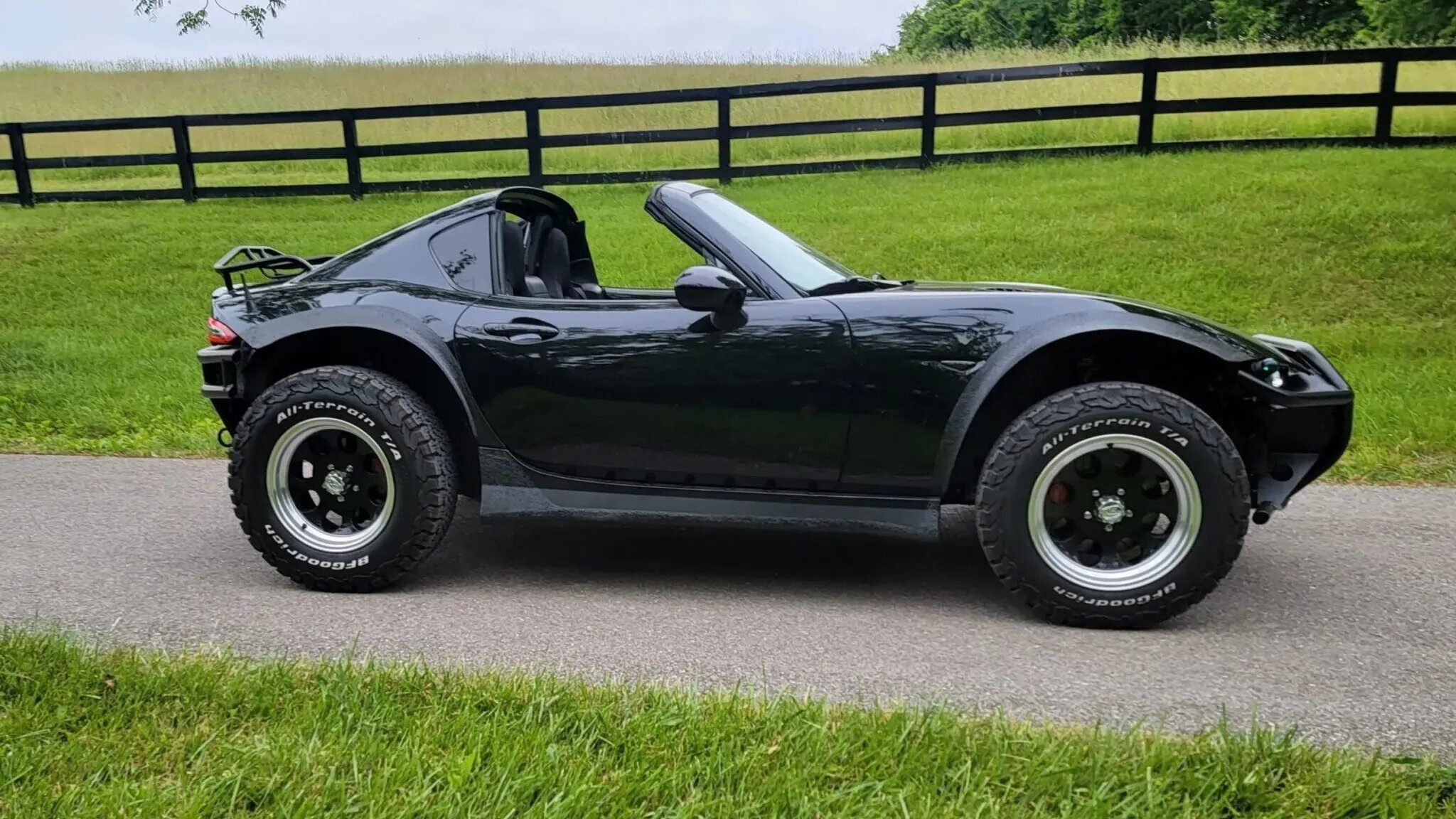 Родстер Mazda MX-5 превратили во внедорожник