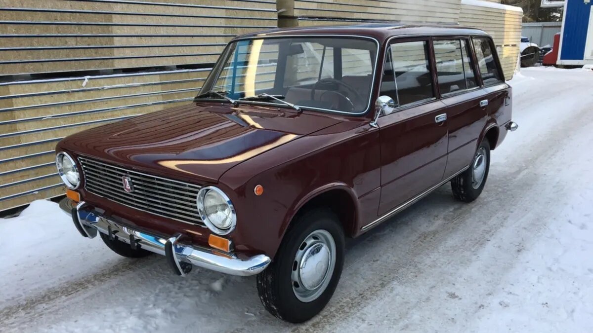 50-летний ВАЗ-2102 без пробега продают на Авто.ру: он дороже нового Kia K5 