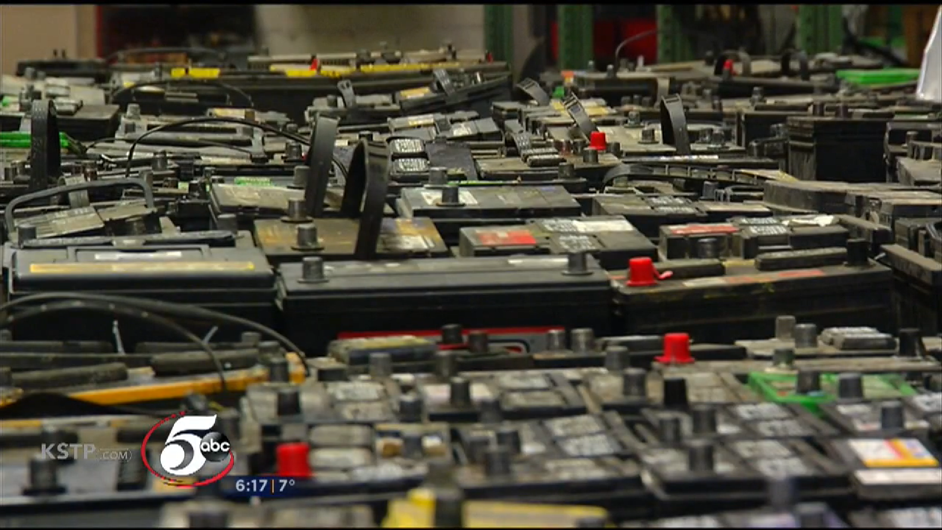 Вот так выглядит кладбище тысяч аккумуляторов. Их убил мороз