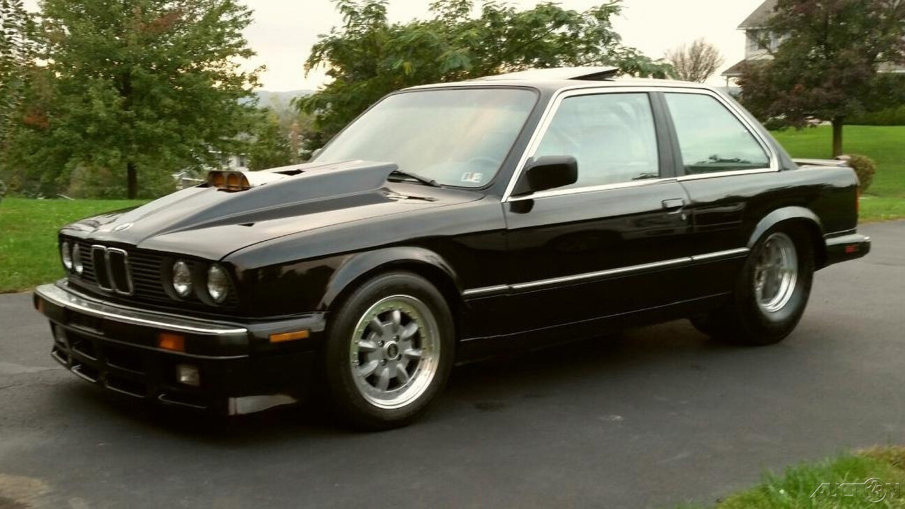 34-летнее купе BMW 3 серии с V8 от Chevrolet оценили дороже нового