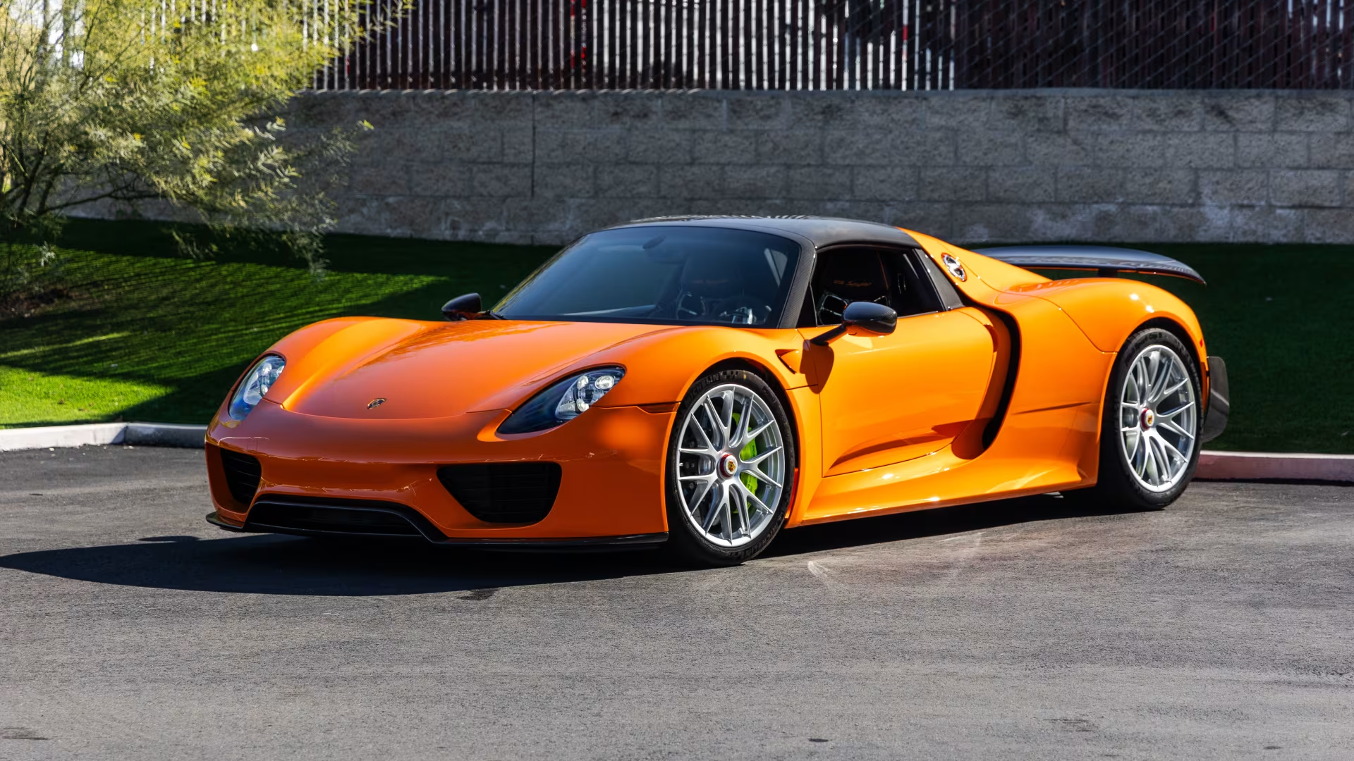 Porsche 918 Spyder ушёл с молотка за рекордную сумму