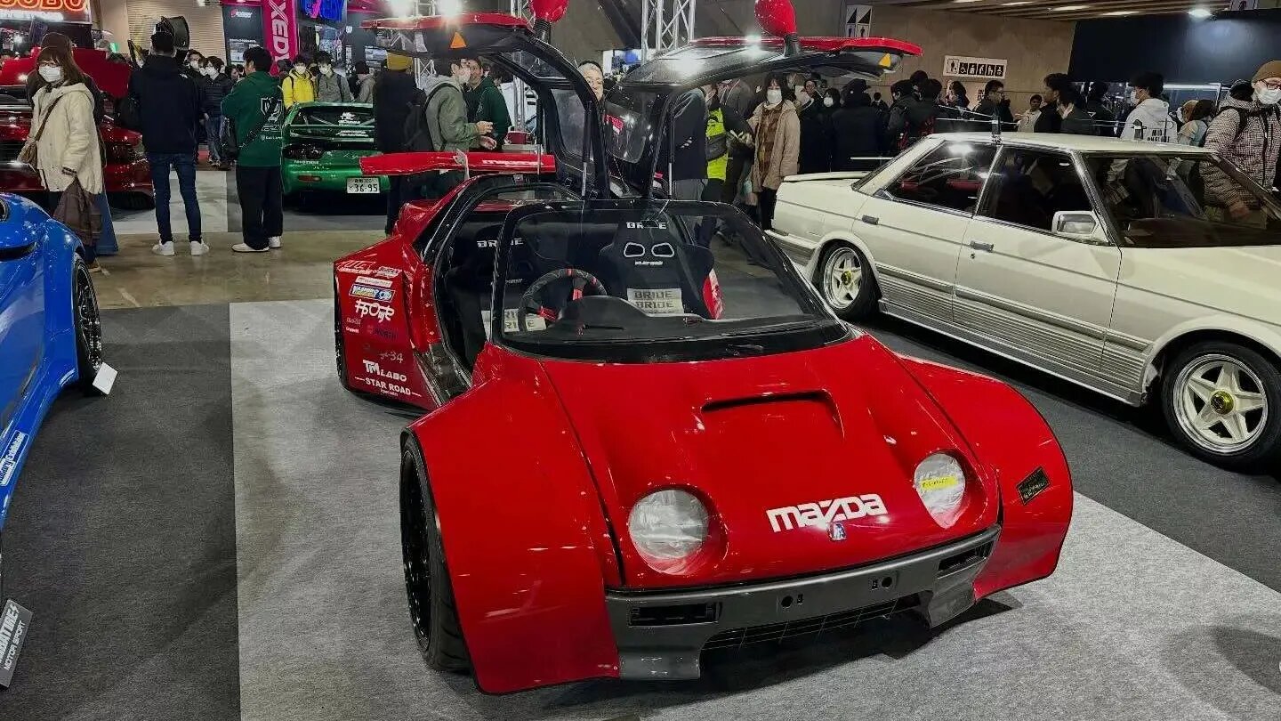Миниатюрный Autozam превратили в дикий суперкар с ротором и «крыльями чайки»