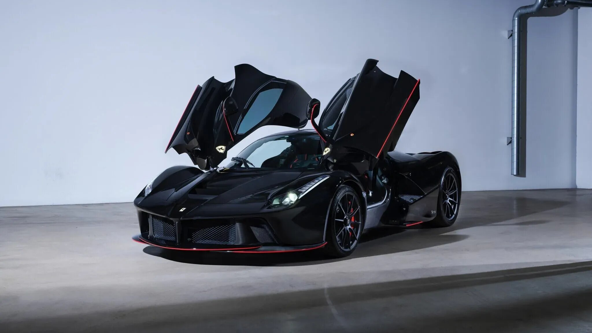 Редкая Ferrari со скромным пробегом из гаража Фелипе Массы уйдёт с молотка