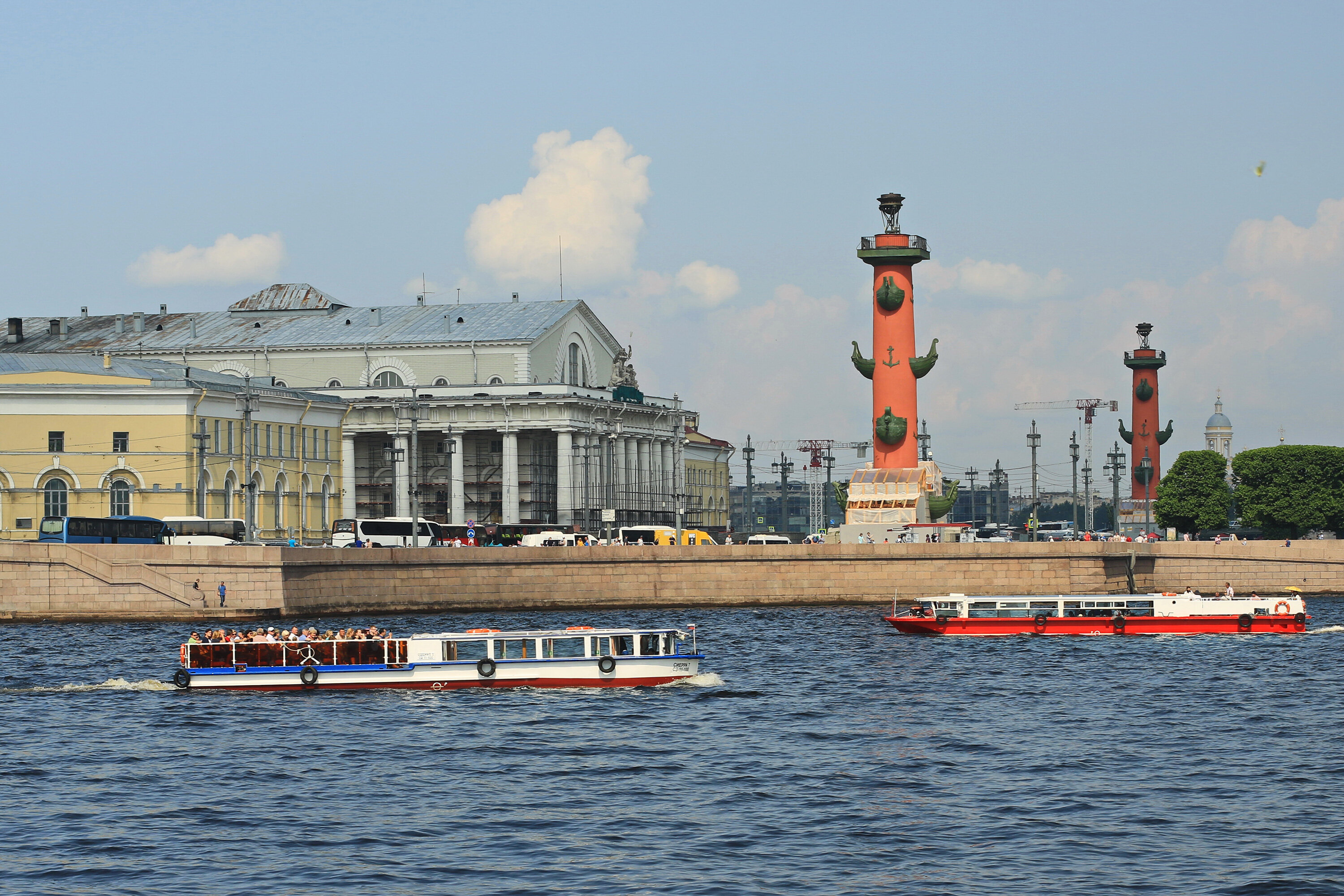 Обзор Василеостровского района в Санкт-Петербурге: настоящее и будущее, транспорт, инфраструктура, плюсы и минусы