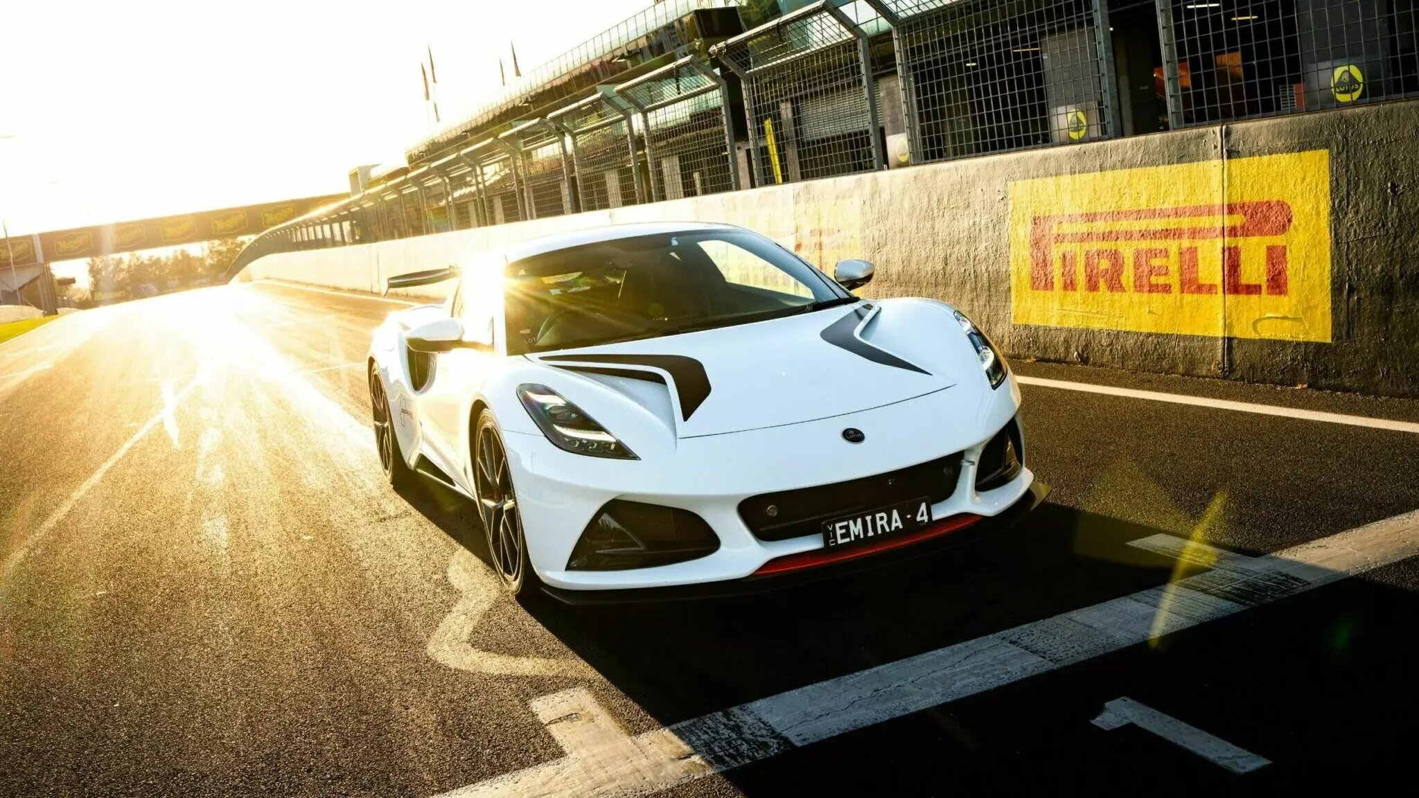 Представлен самый мощный спорткар Lotus с ДВС, но Lotus тут ни при чём