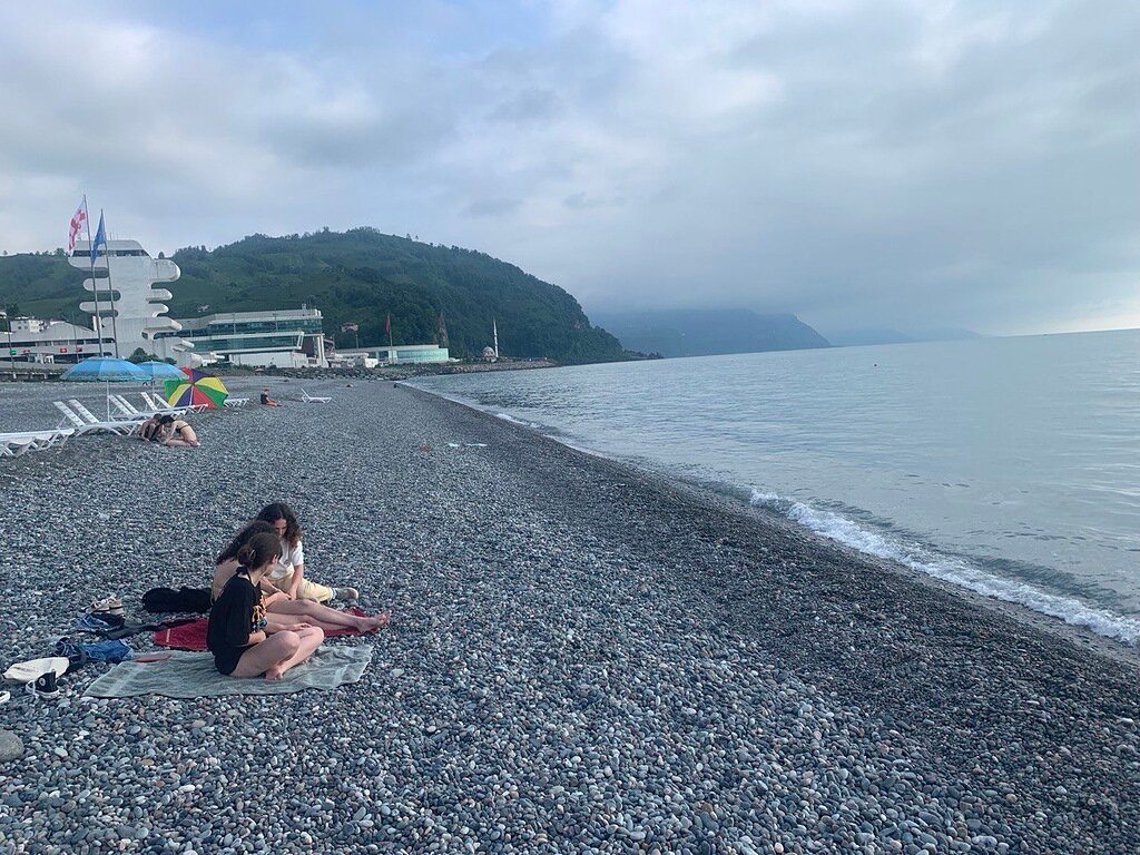 В Сарпи нет развлечений, но отсутствуют
толпы туристов, а море чистое
