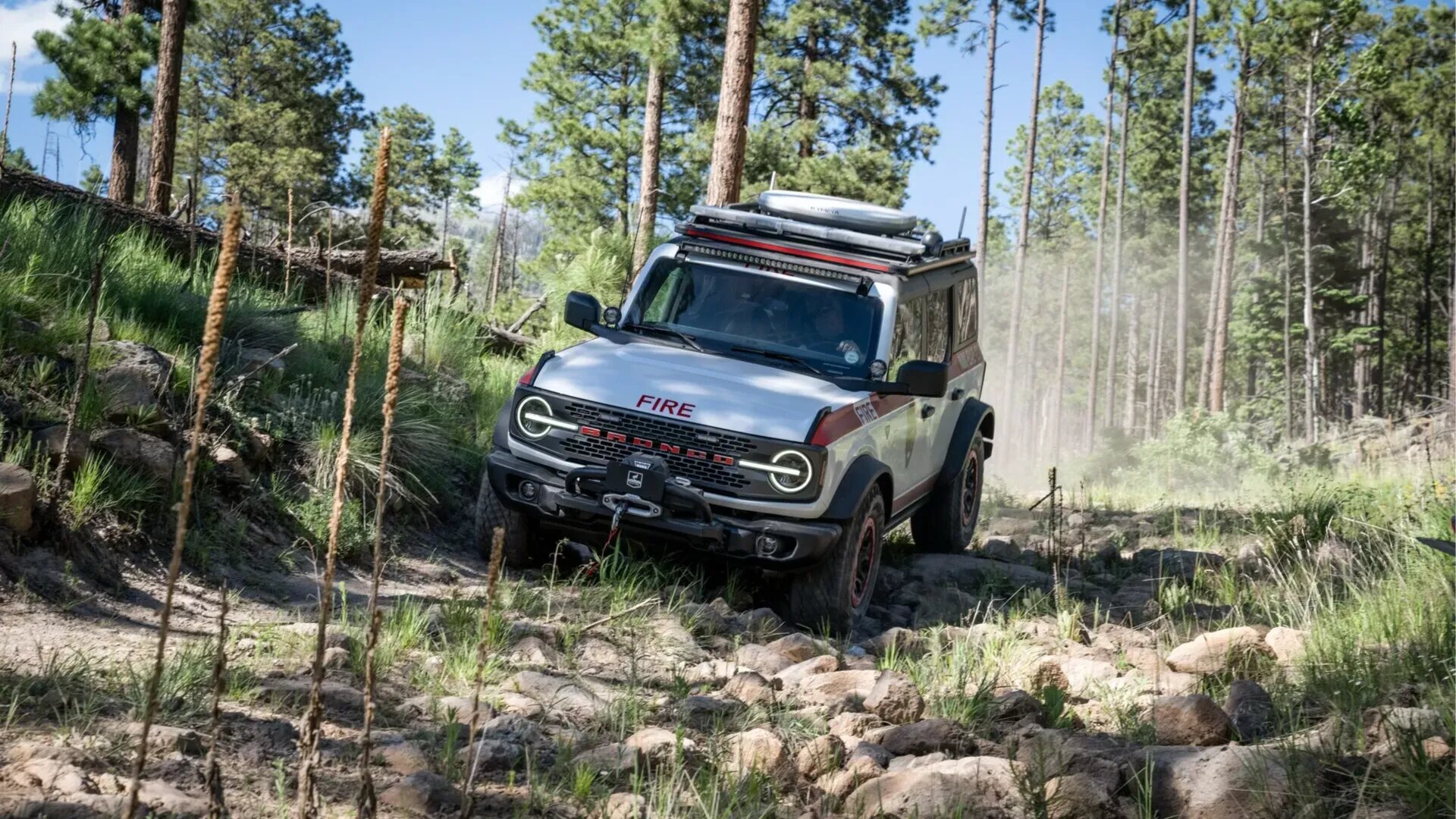 Специальную версию Ford Bronco оснастили дроном для тушения лесных пожаров
