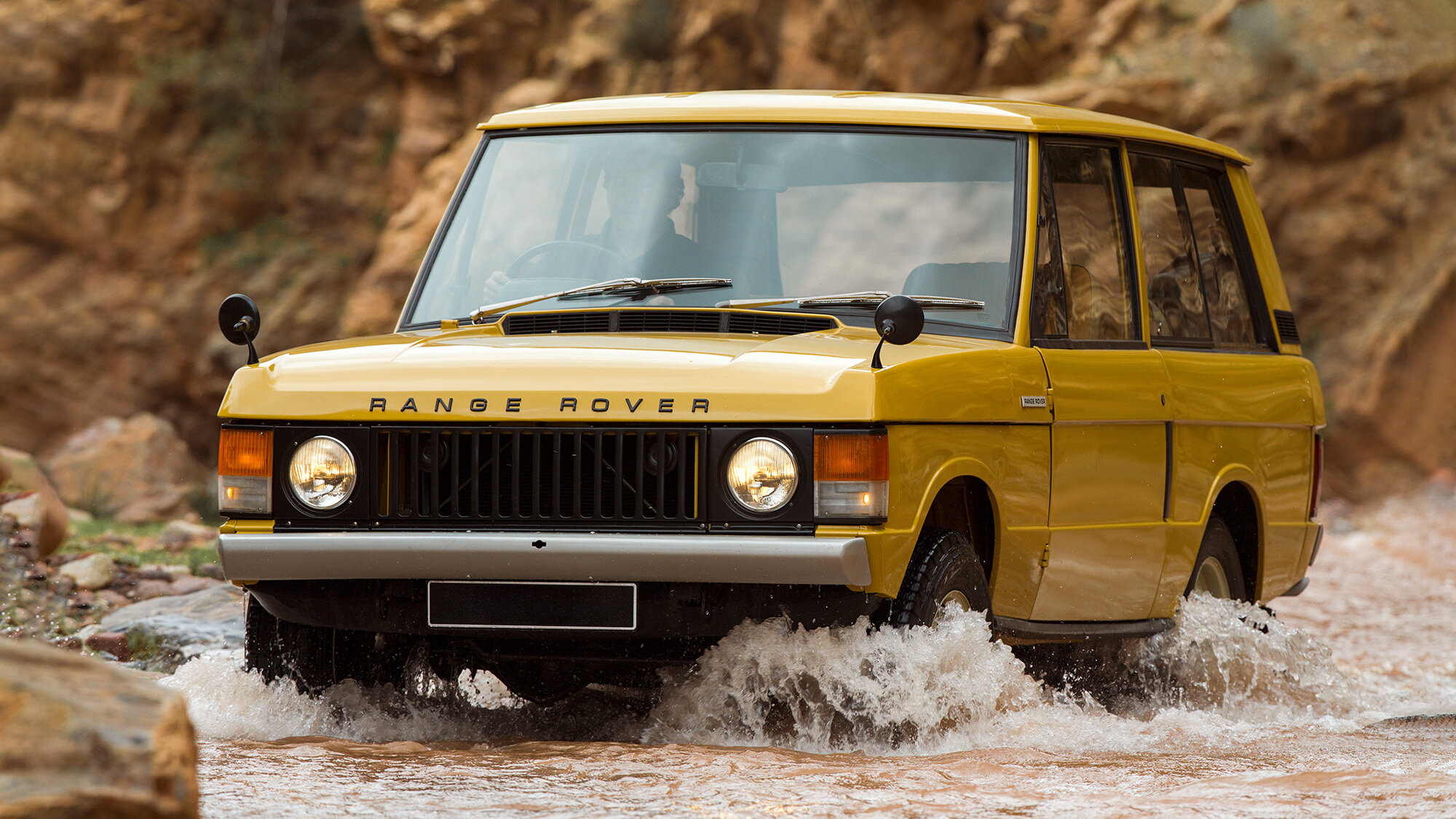 Протечки, ржавчина и поломки: история взлёта Range Rover, который состоял из провалов