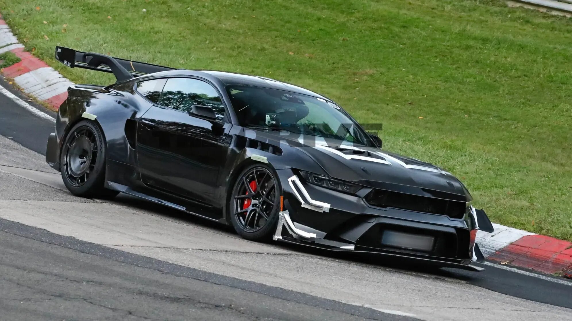 Ford Mustang, возможно, отвоевал звание быстрейшей машины из США на Нюрбургринге 