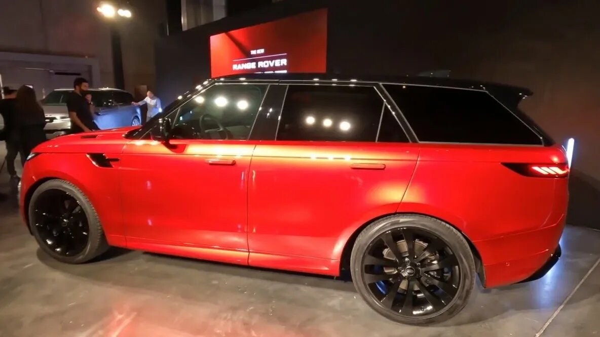 Новый Range Rover Sport появился в продаже на Авто.ру