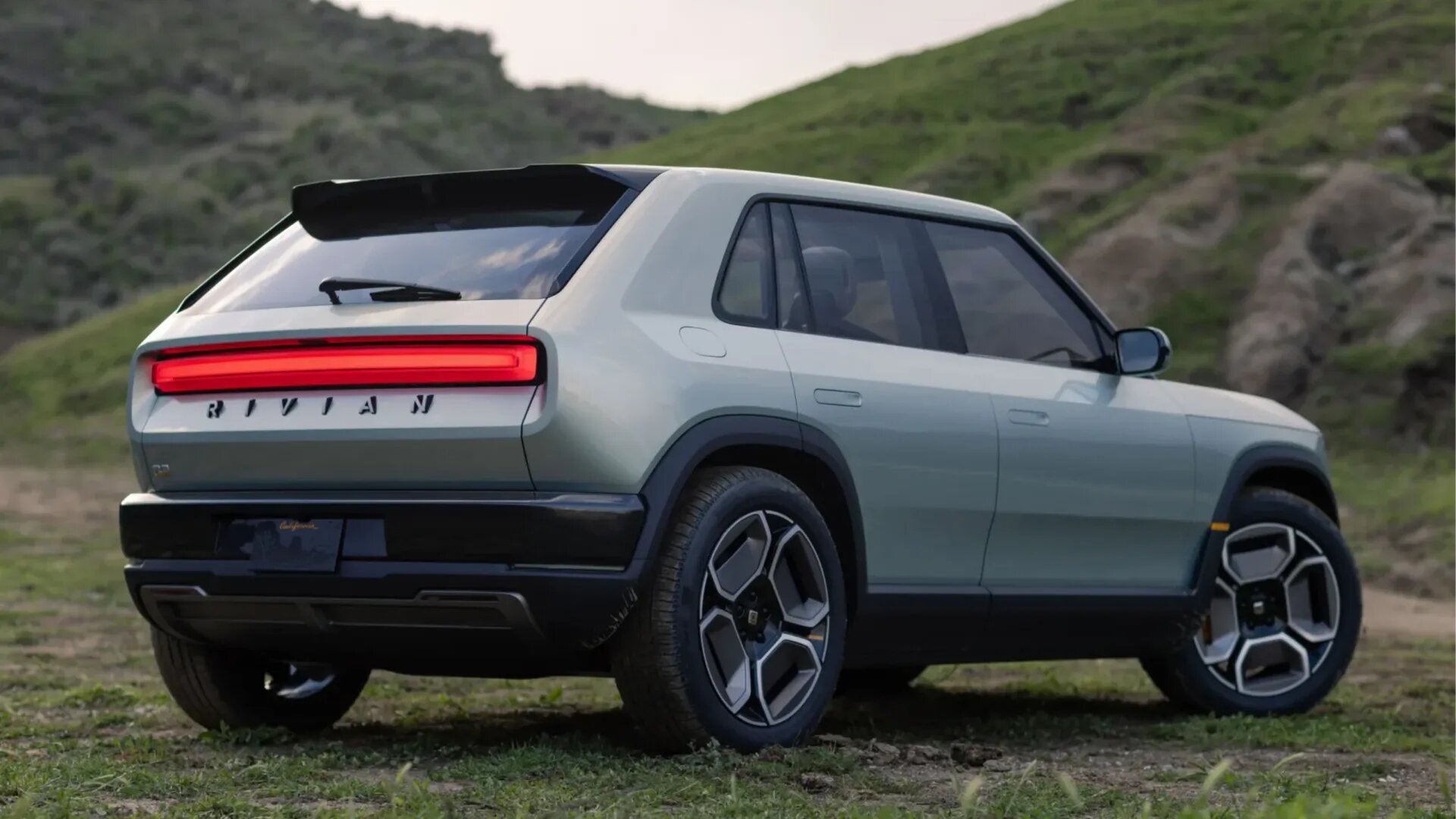 Новые электрокары Rivian получат автопилот от Apple