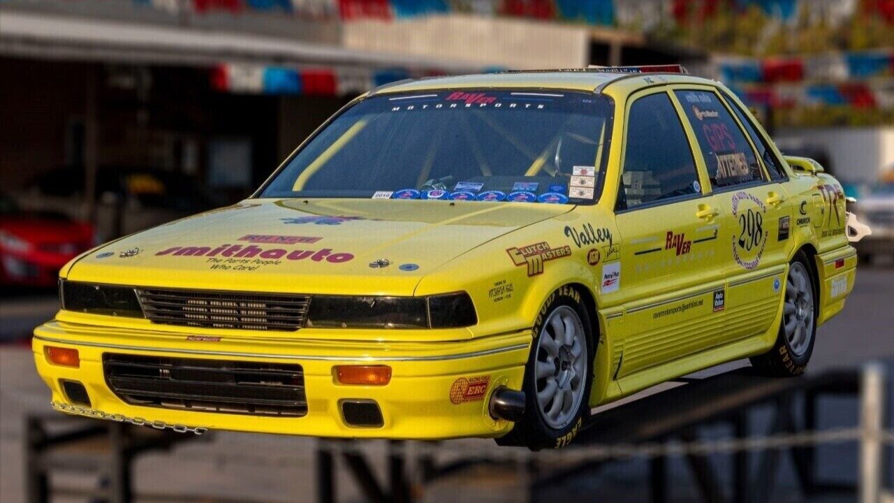 Самый быстрый в мире Mitsubishi Galant хотят продать за 30 тысяч долларов