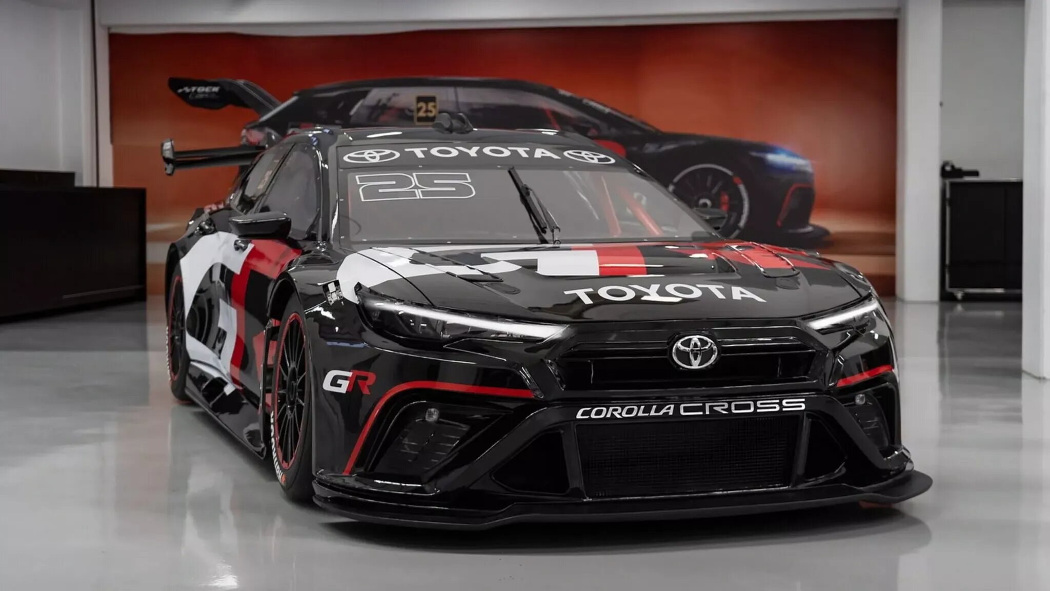 Toyota превратила кроссовер Corolla Cross в 500-сильный гоночный спорткар