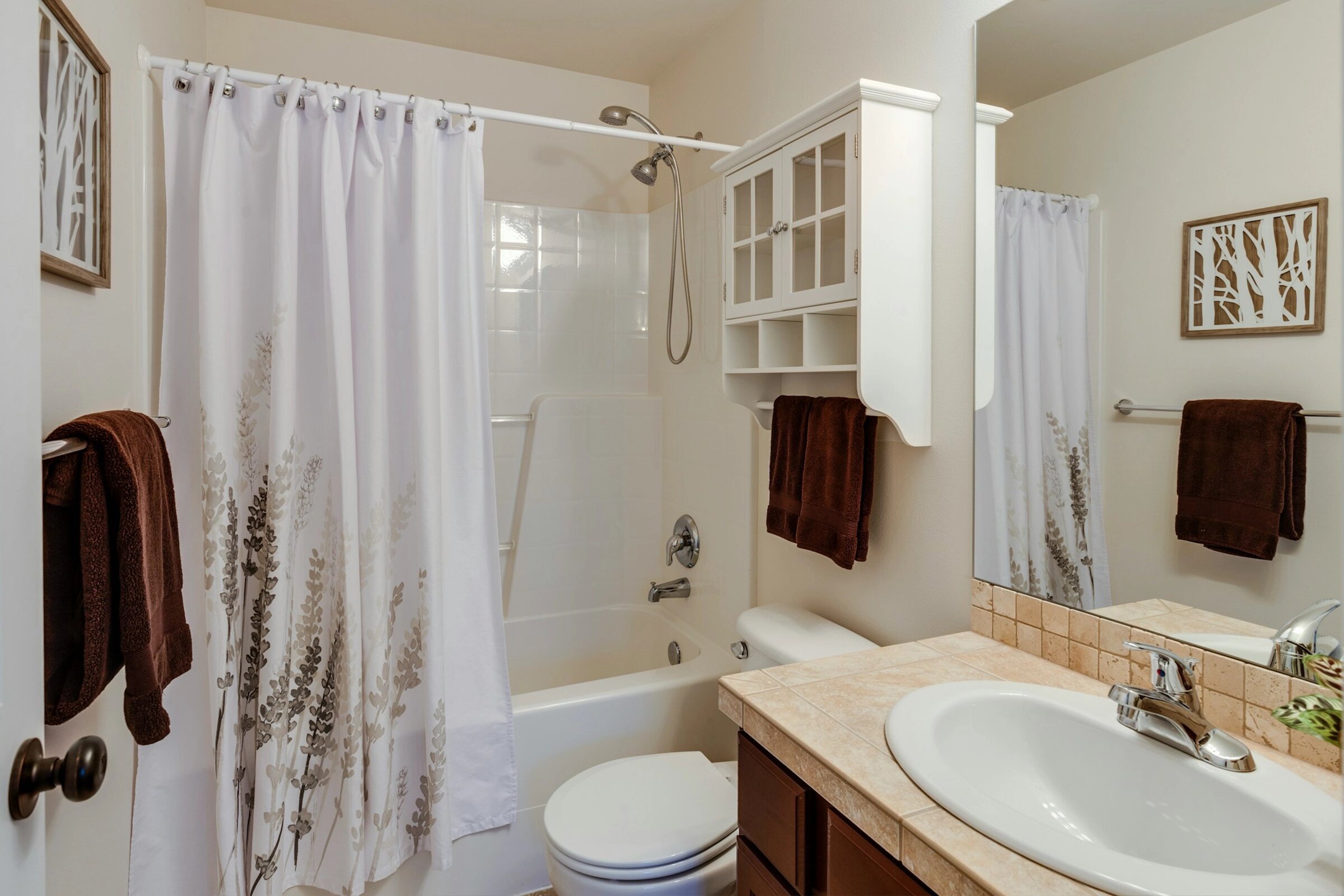 Объединять туалет с ванной в квартире или нет? Разбираем плюсы и минусы разных вариантов