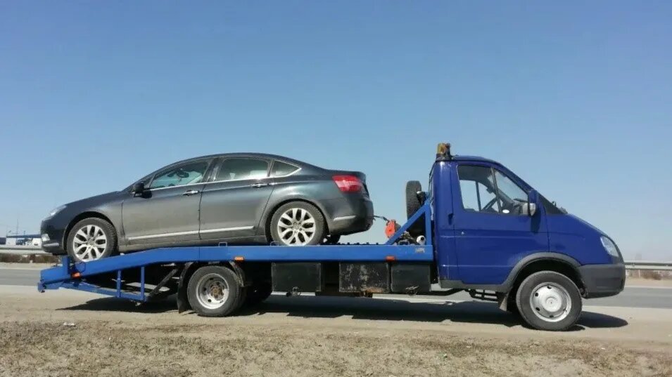 МВД эвакуирует автомобили, брошенные на границе России и Грузии