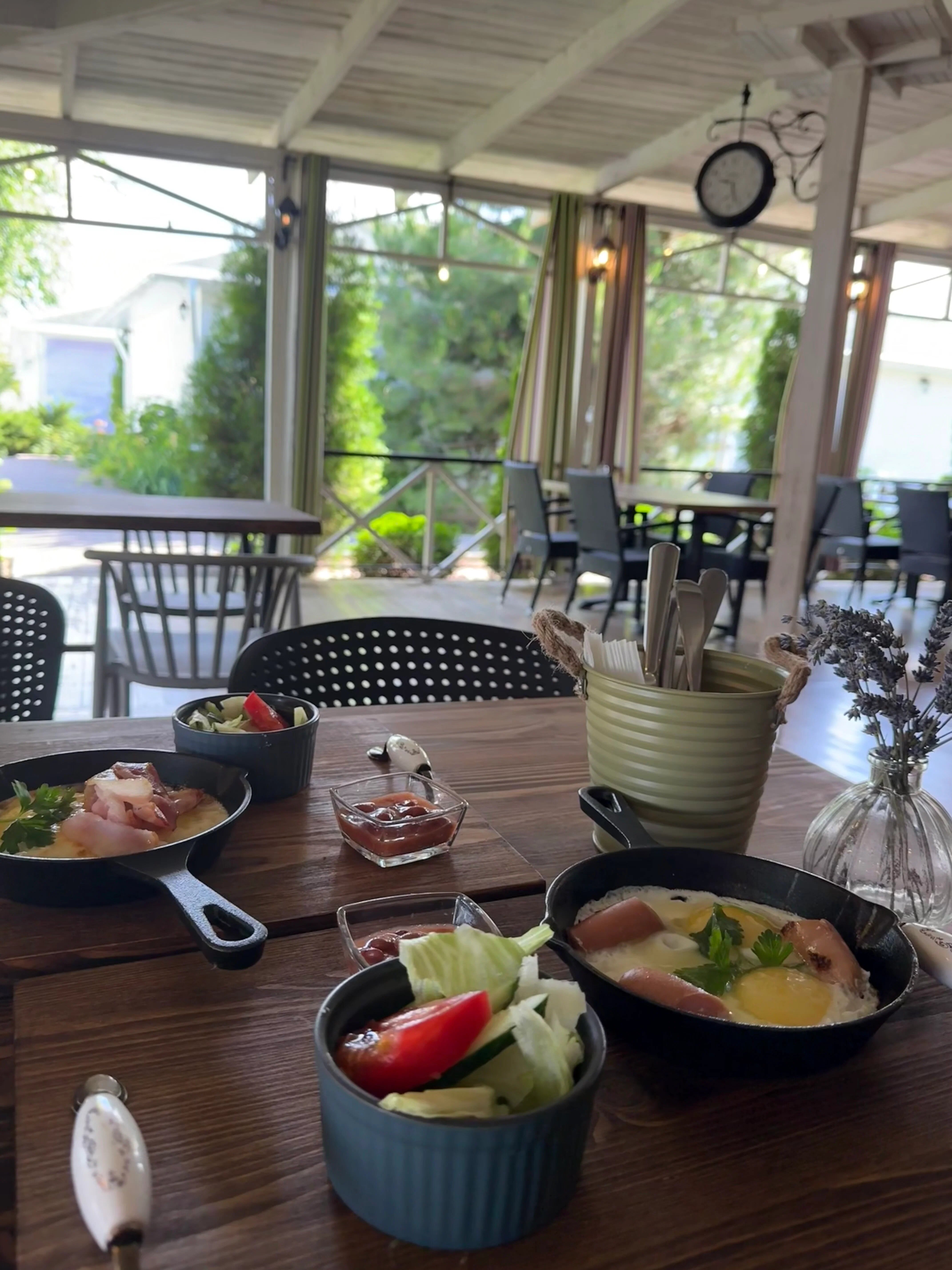 Только посмотрите, какие завтраки в «Алисе»!