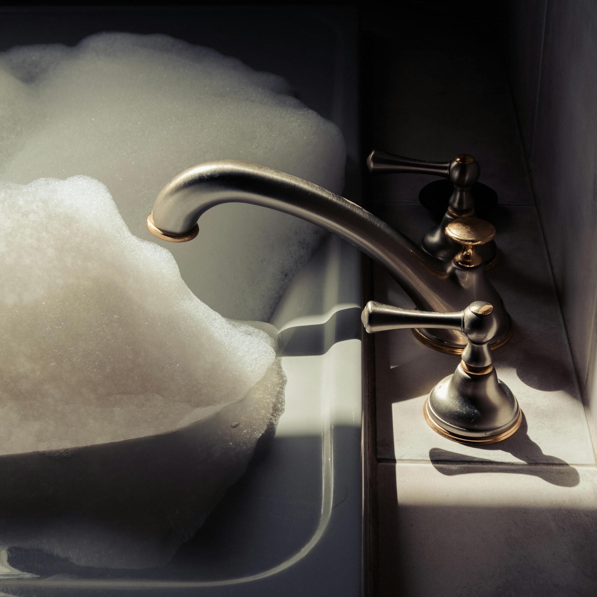 Кто должен менять старые краны в съёмной квартире