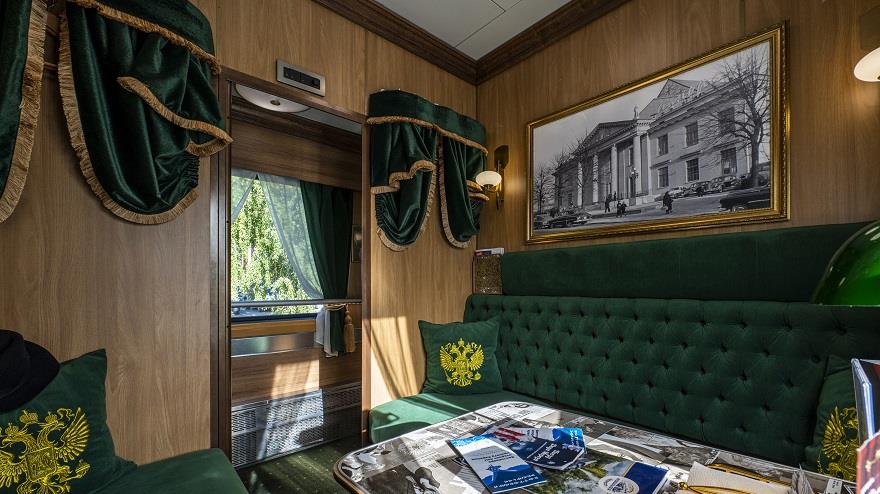 В ретропоезде «Рускеальский экспресс» воссоздана атмосфера вагонов эпохи Российской империи.