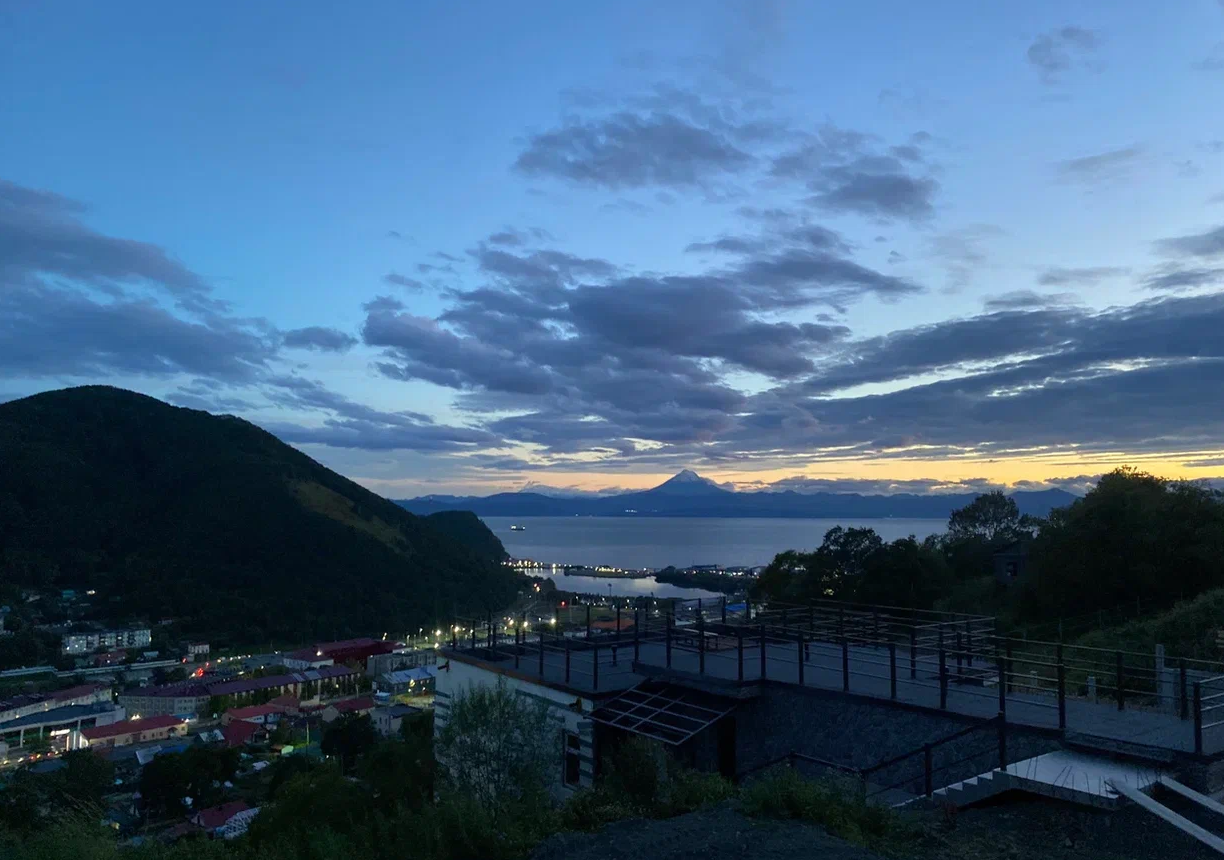 Путешествие на далёкую Камчатку: встреча с медведем и китом, восхождение на вулканы