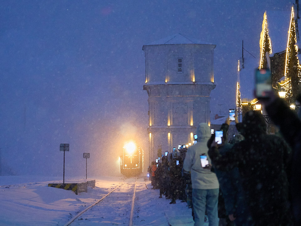 Прибытие рождественского экспресса в Шую


