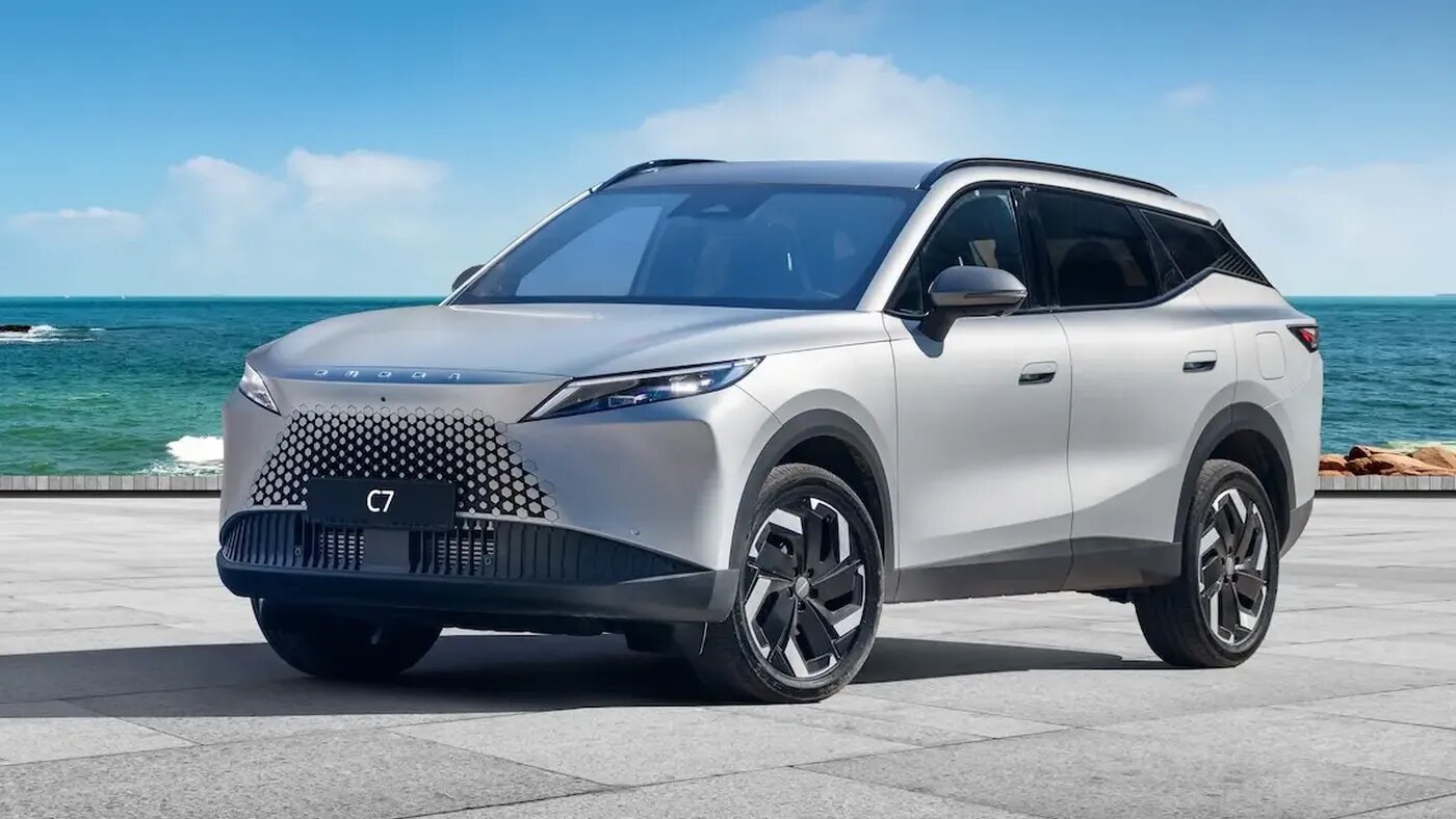В России отозвали кроссоверы Omoda C7