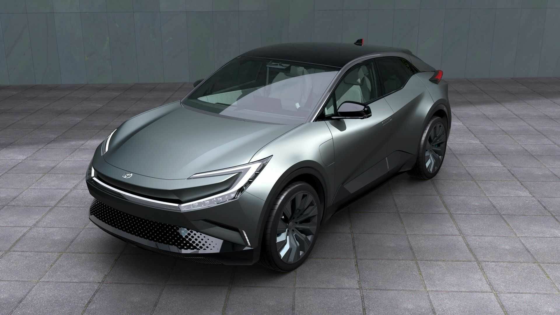 Toyota показала новые фото и раскрыла размеры электрокроссовера bZ Compact SUV