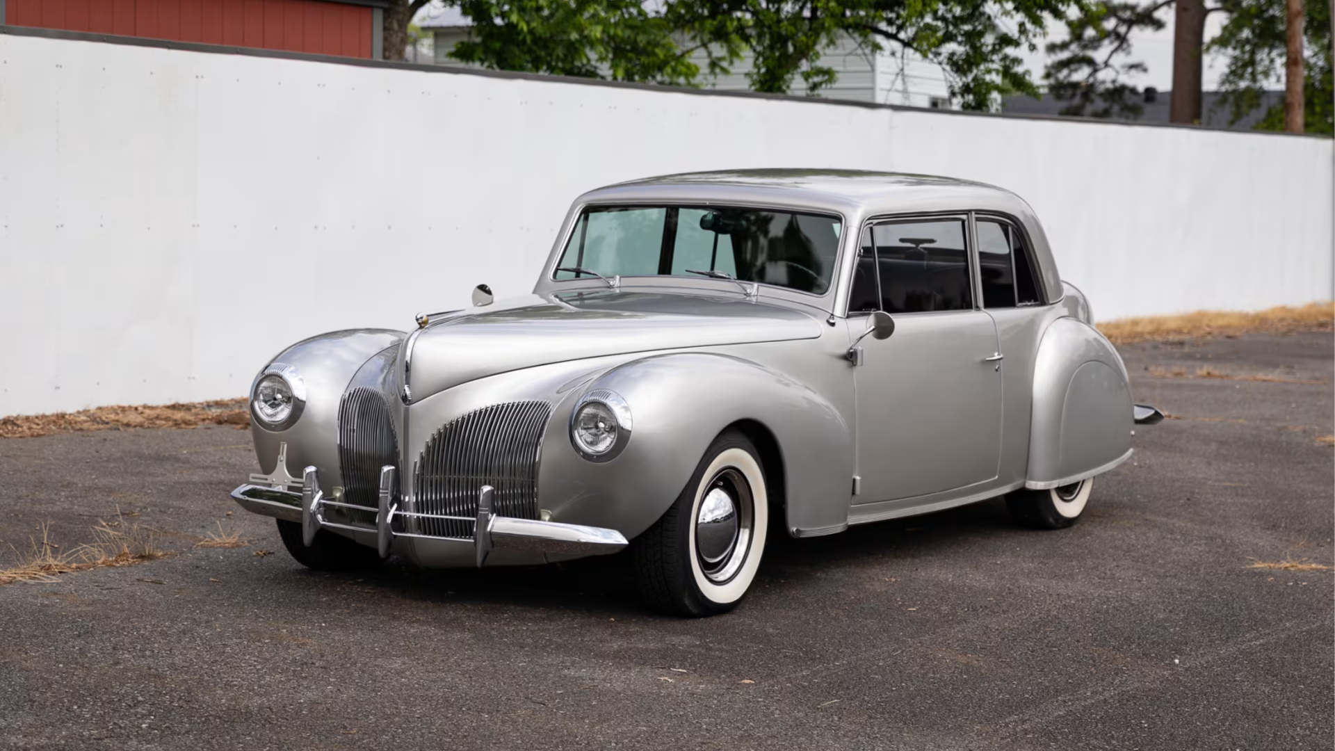 С молотка уйдёт очень редкий довоенный Lincoln Zephyr с современным мотором