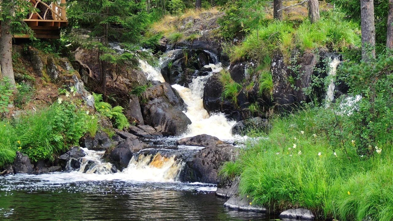 Рускеальские водопады: заглянуть по дороге в горный парк и восхититься