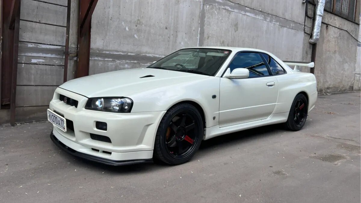 В Москве на продажу выставили очень редкий Nissan Skyline GT-R V-Spec II Nur за 60 миллионов